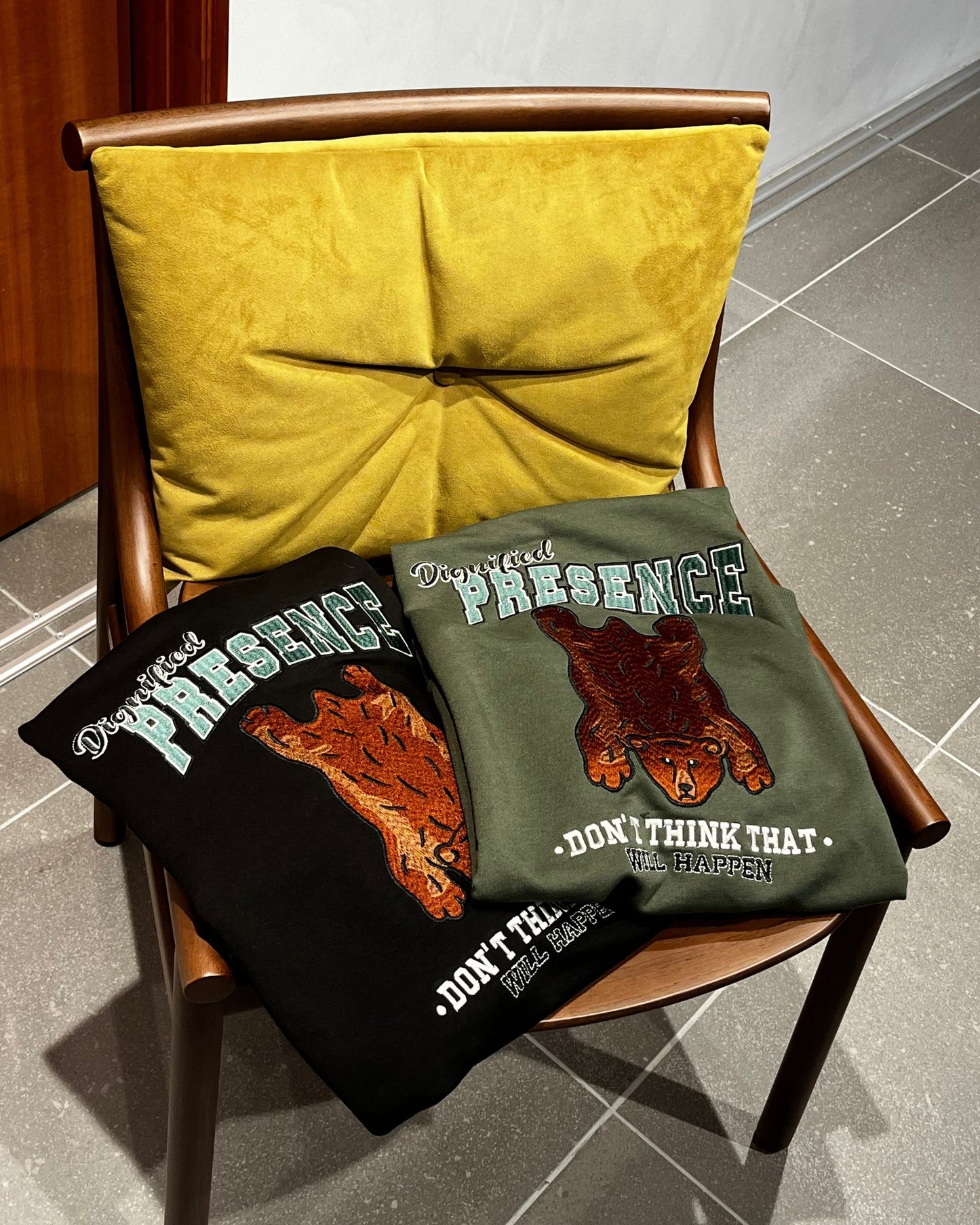 チベタンラグスウェット クマ柄