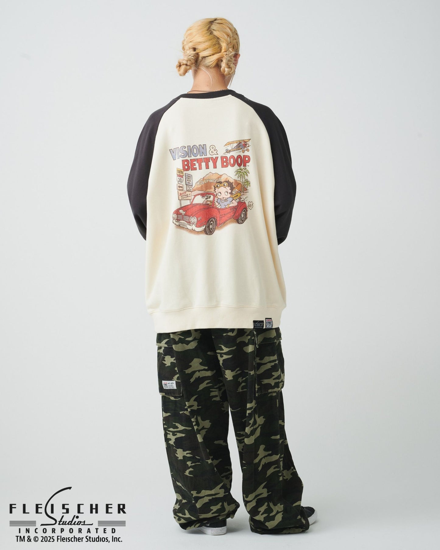 【BETTY BOOP™】 Drive Sweatshirt