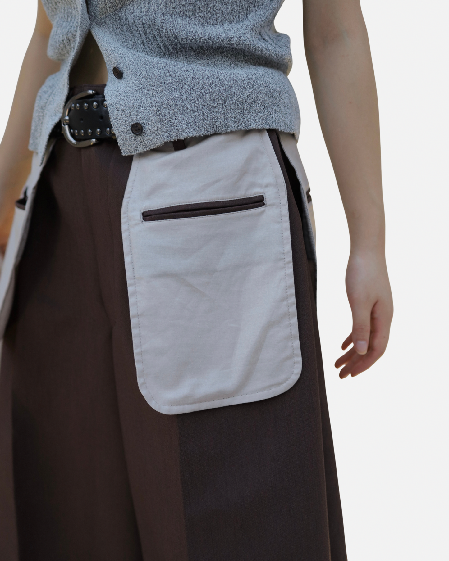 【LOILE】Avant Flap Shorts BROWN