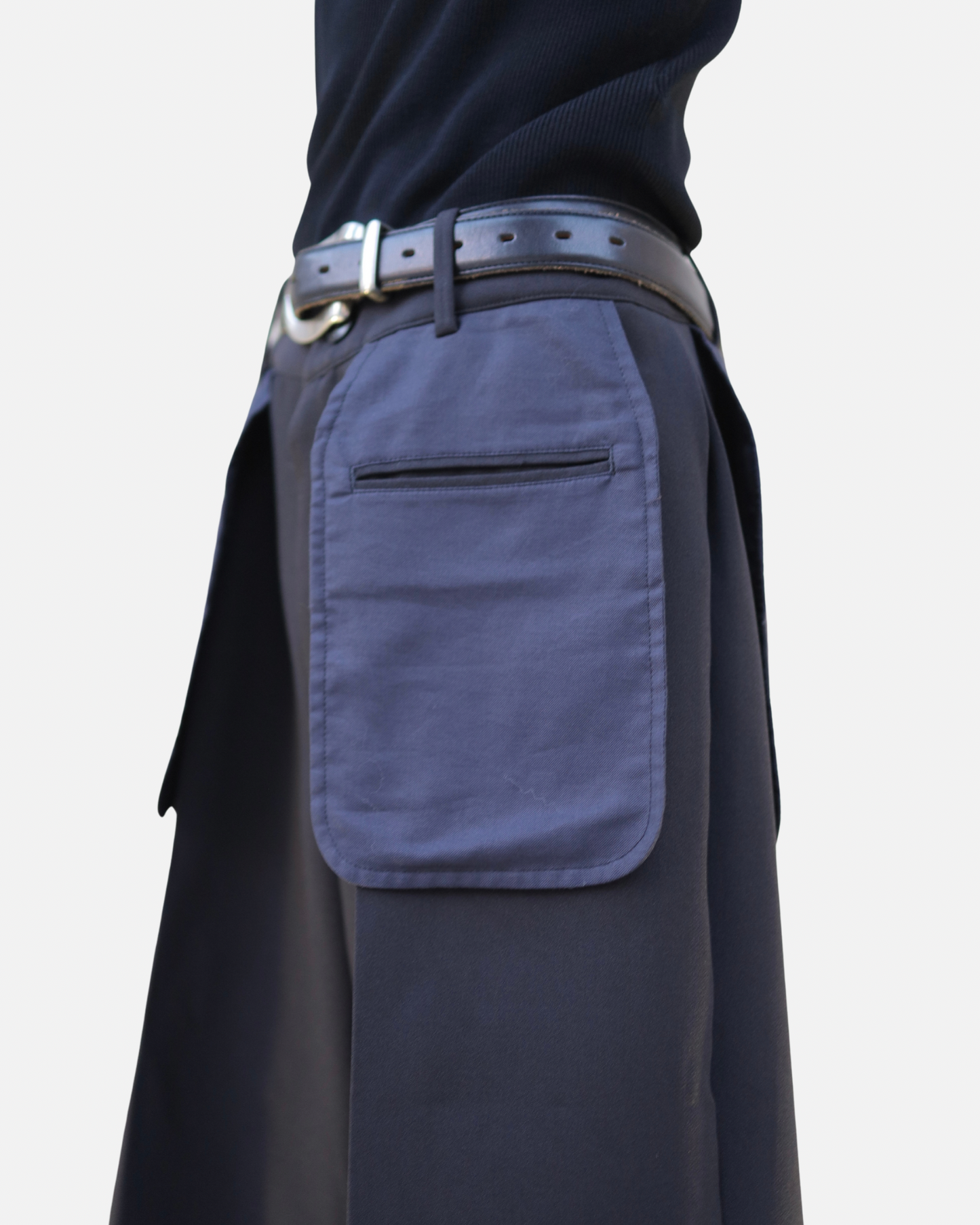 【LOILE】Avant Flap Shorts BLACK