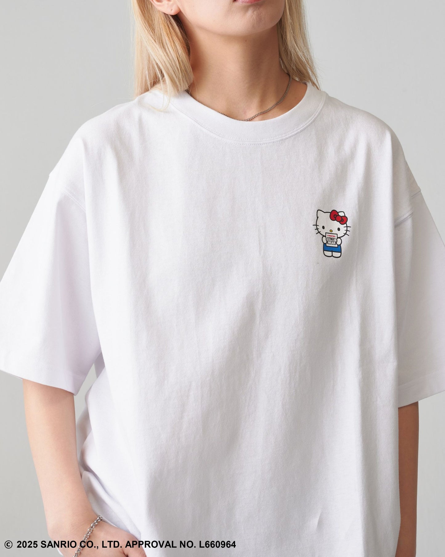 【サンリオキャラクターズ】Hello Kitty T-shirt