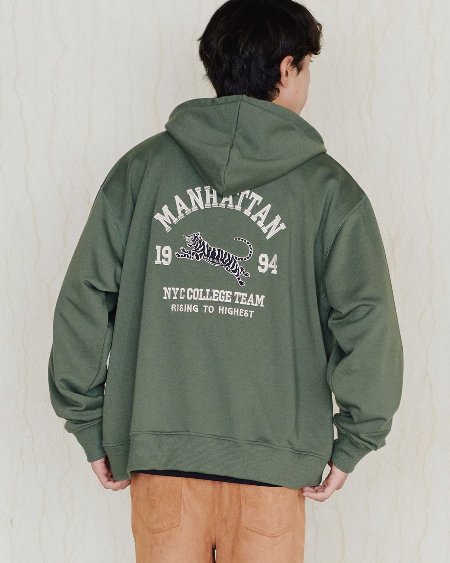 タイガーロゴZIPパーカー