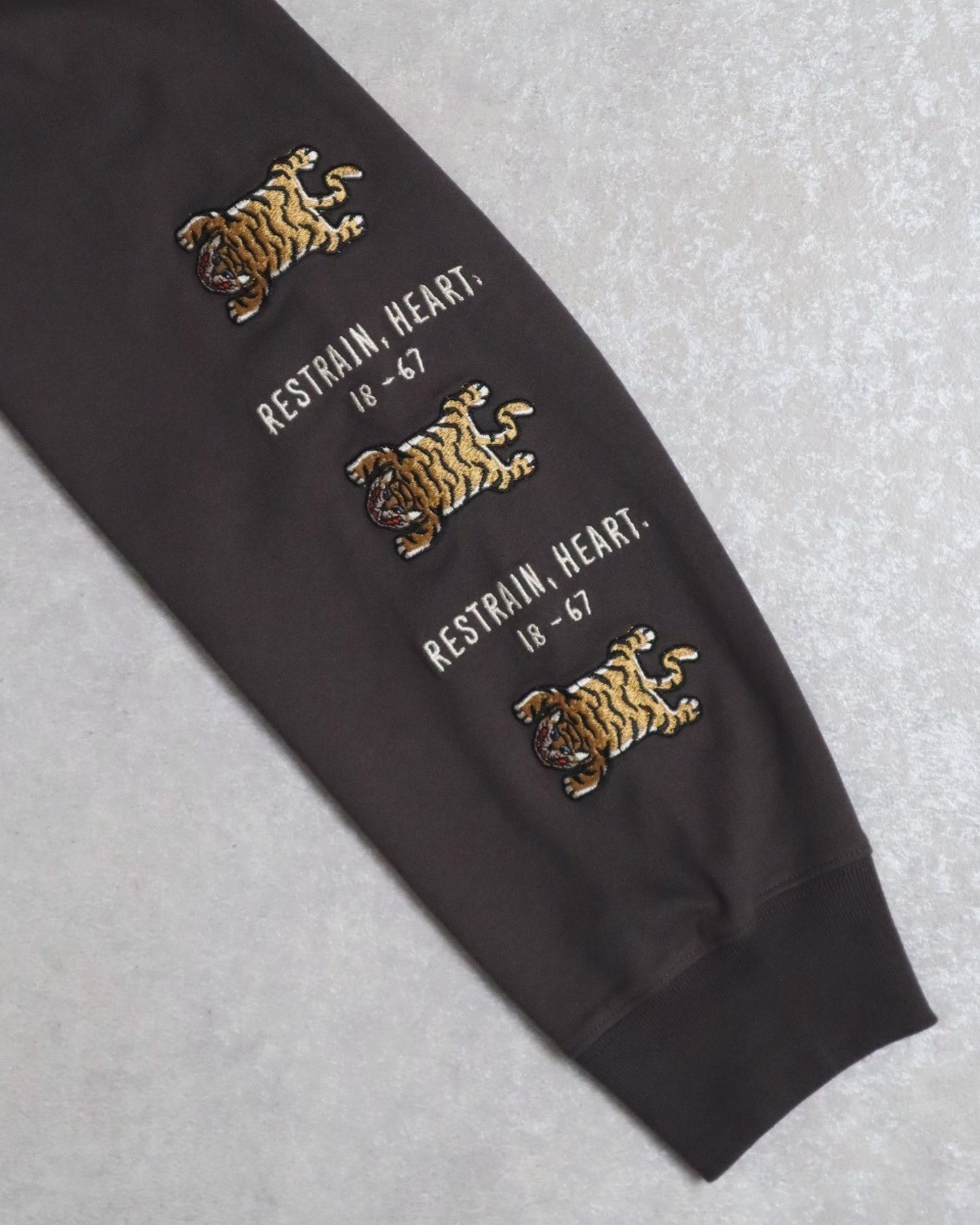Tiger Sleeve L/S Tee