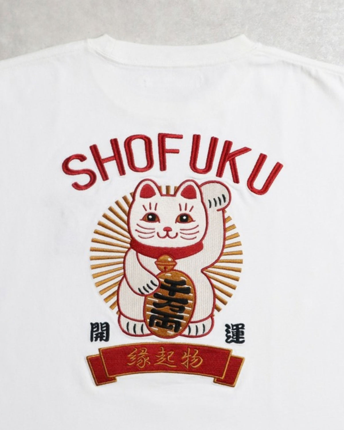 【Japan Series】MANEKINEKO Tee / 招き猫　刺繍Tシャツ