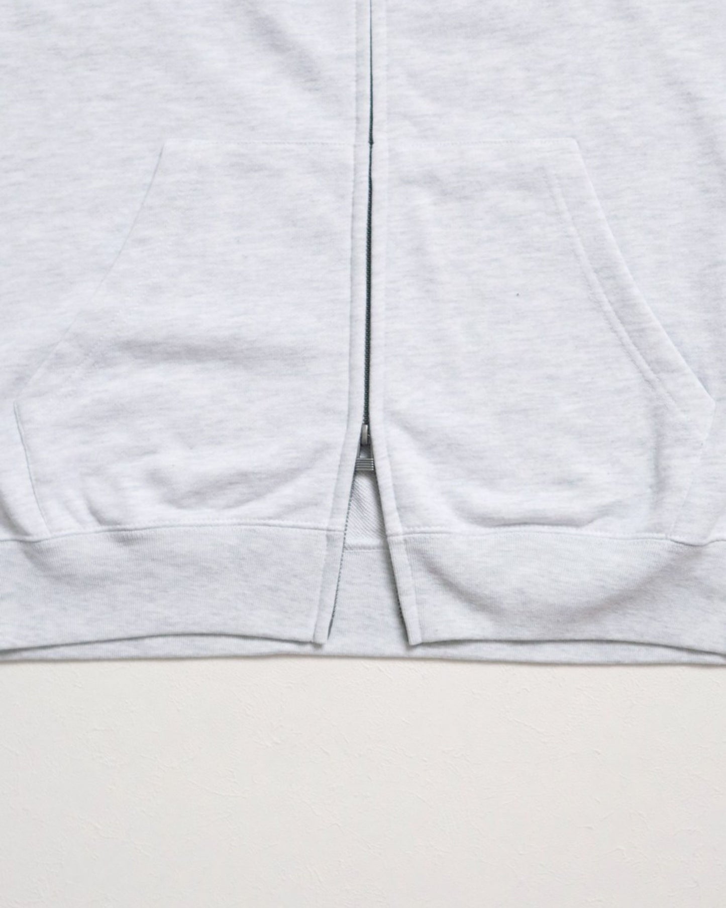 College Logo ZIP Hoodie / カレッジ刺繍パーカー