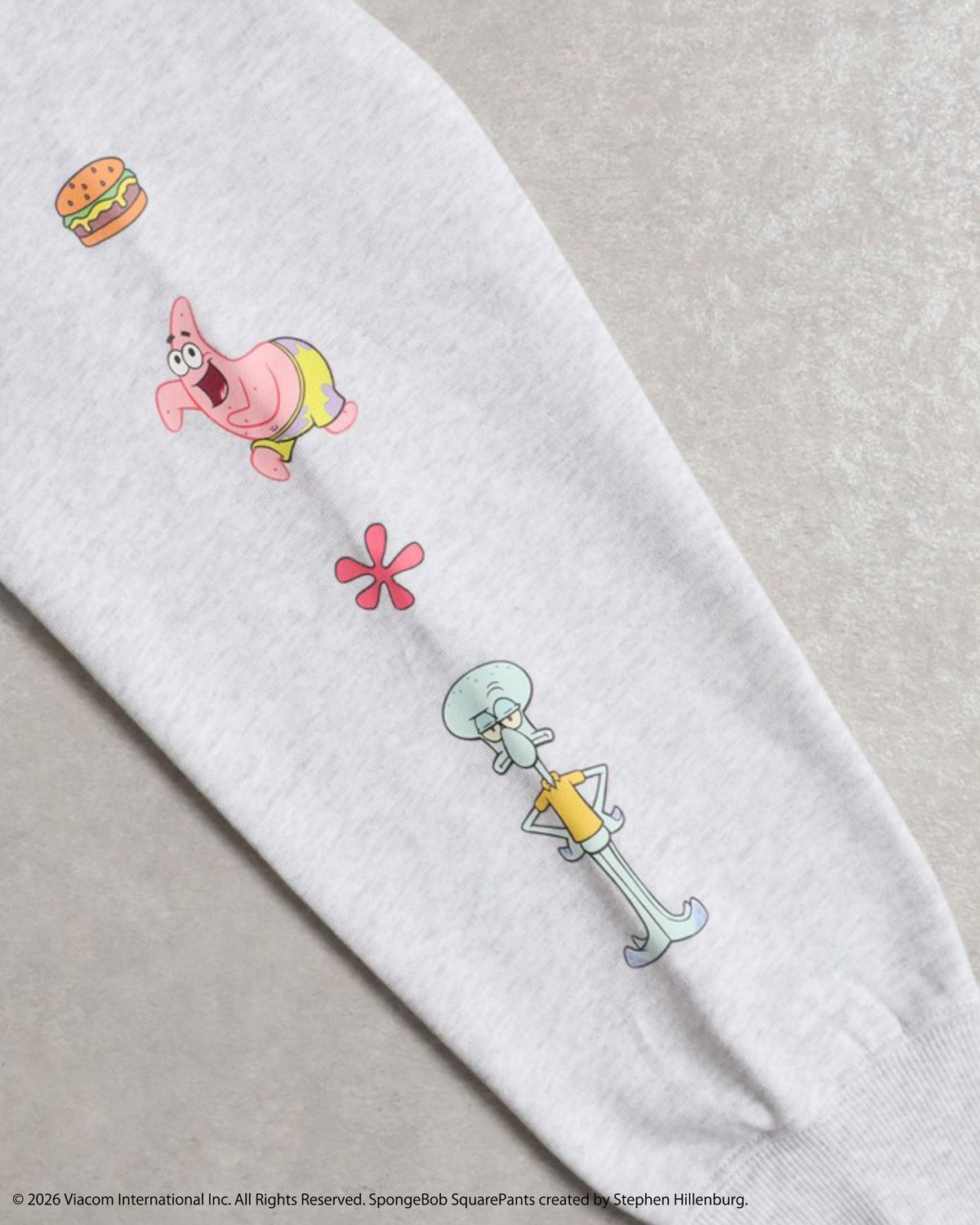 【スポンジ・ボブ】サガラ刺繍　袖プリントスウェット
