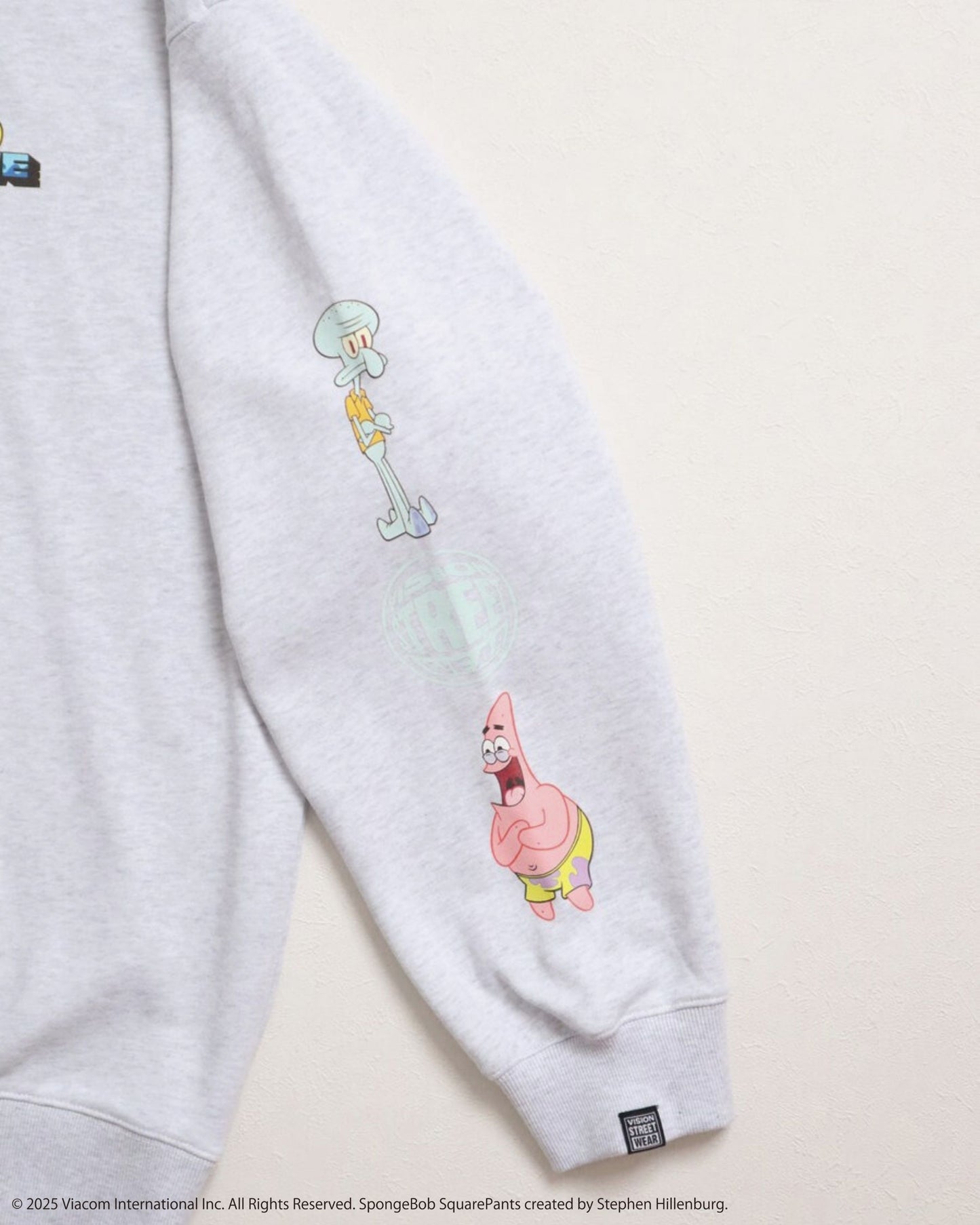 【スポンジ・ボブコラボ】Racing Sweatshirt / 袖プリントコラボスウェット