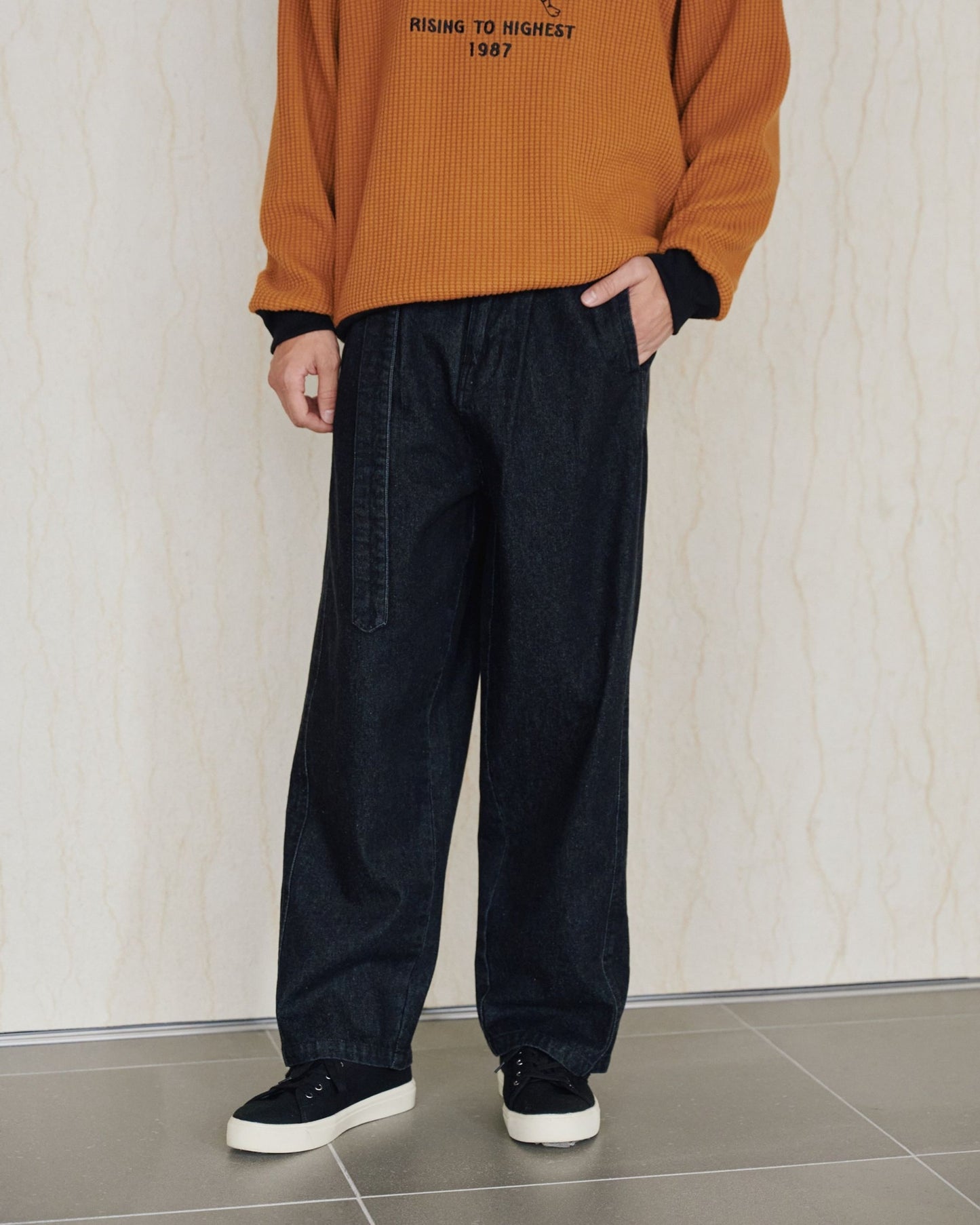 ベルト付きワイドデニムパンツ