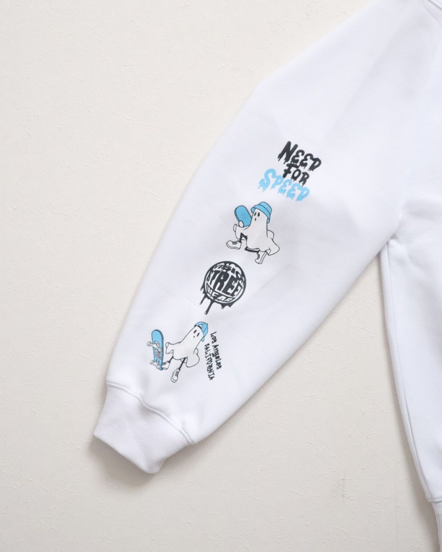 Ghost circle logo CN