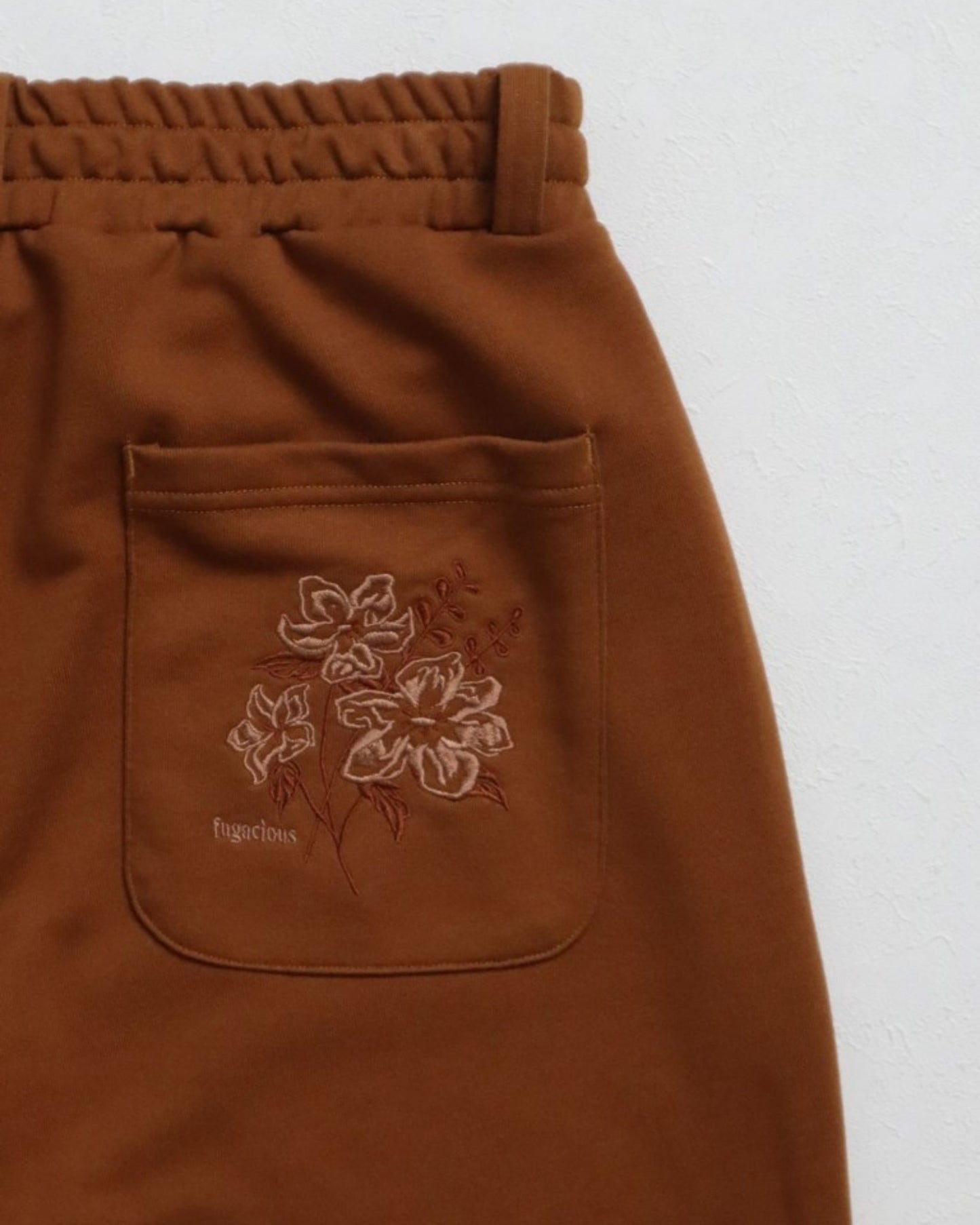 フラワー刺繍スウェットパンツ