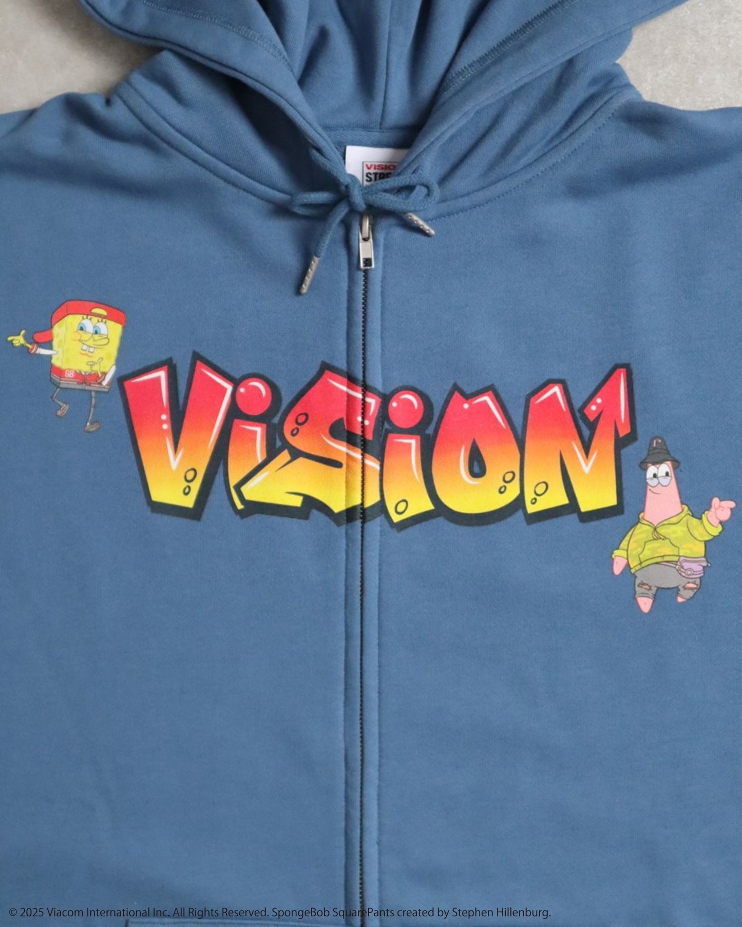 【スポンジ・ボブコラボ】 Logo ZIP PK / ストリートグラフィックZIPパーカー