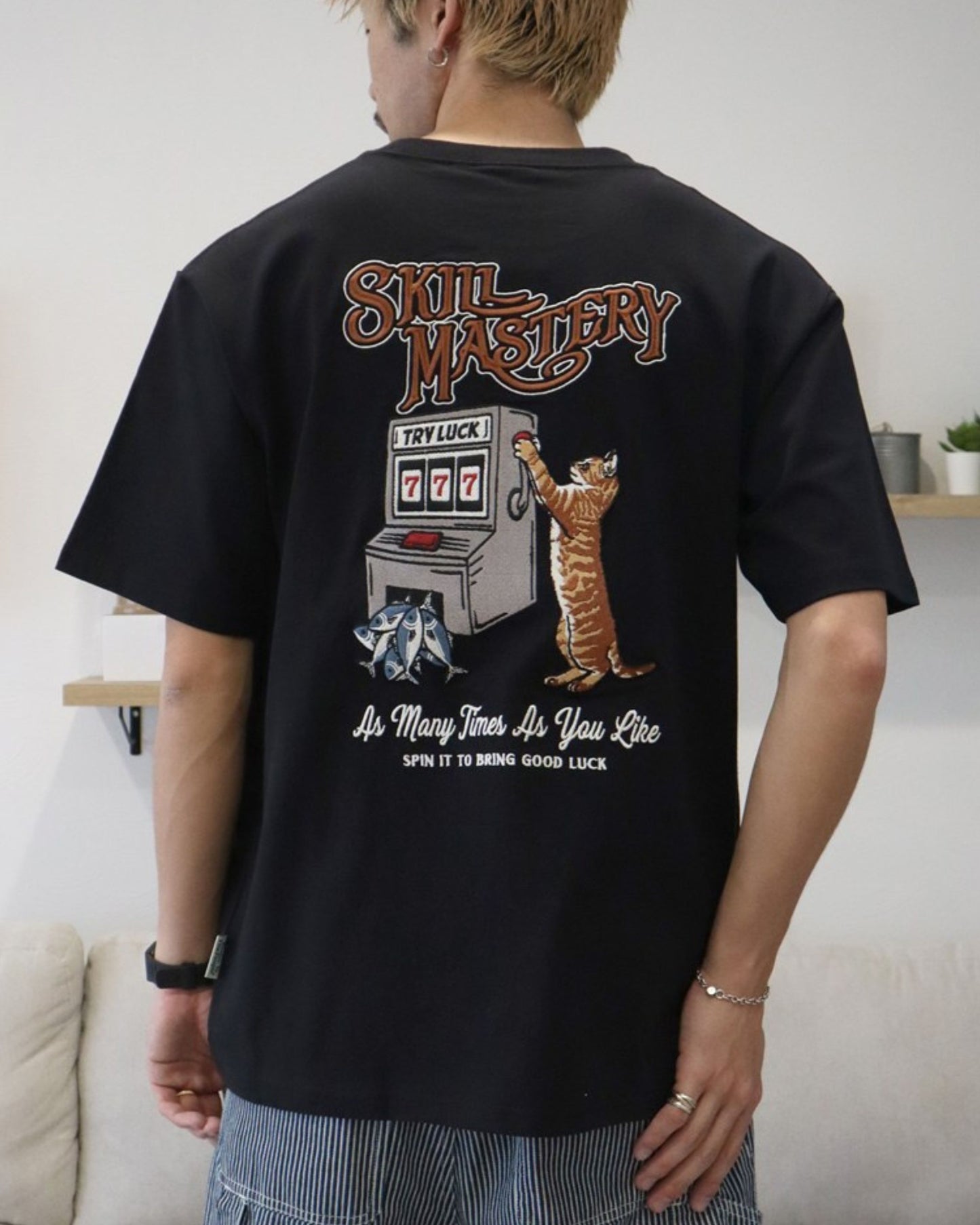スロットネコ刺繍T