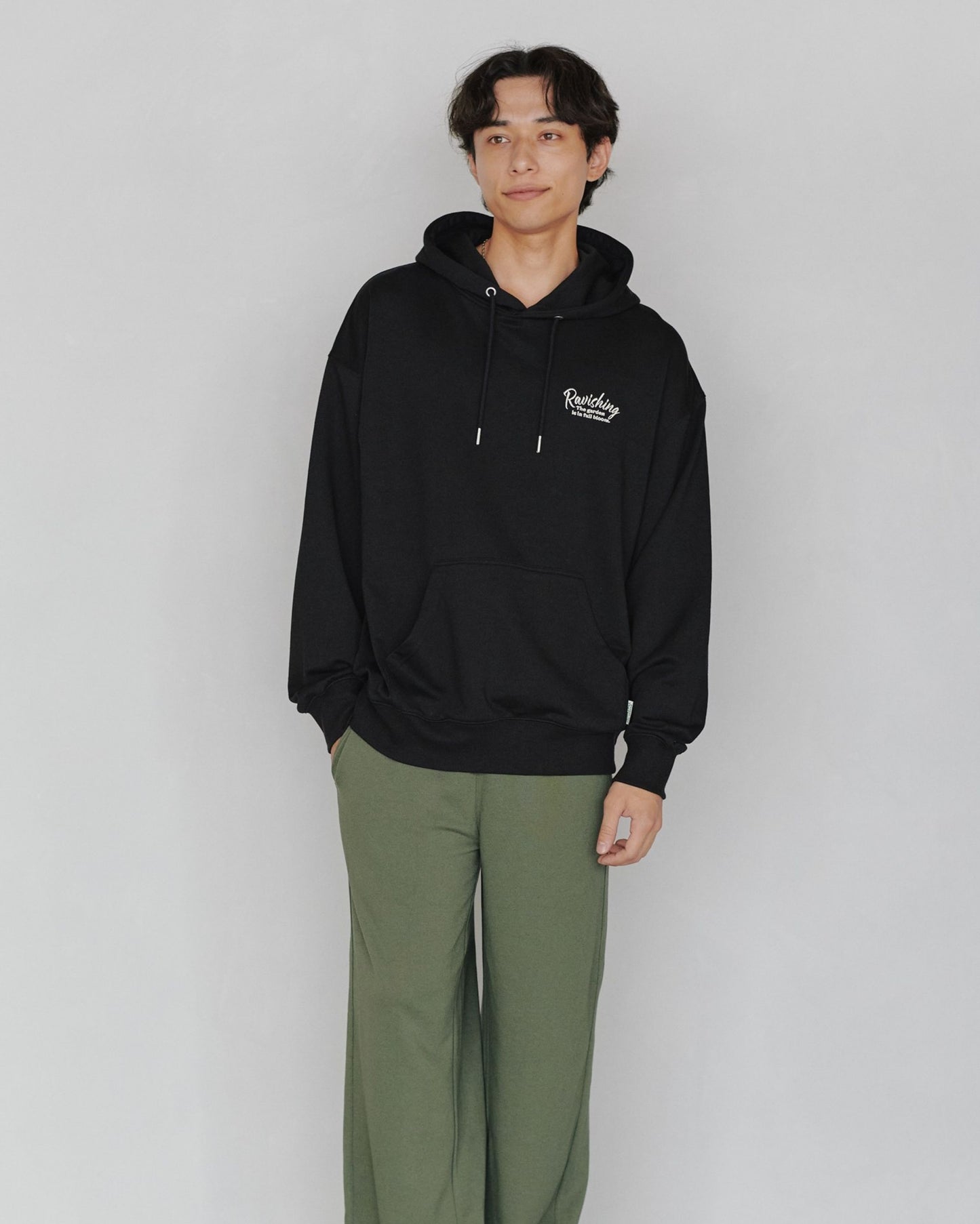 フラワー刺繍パーカー