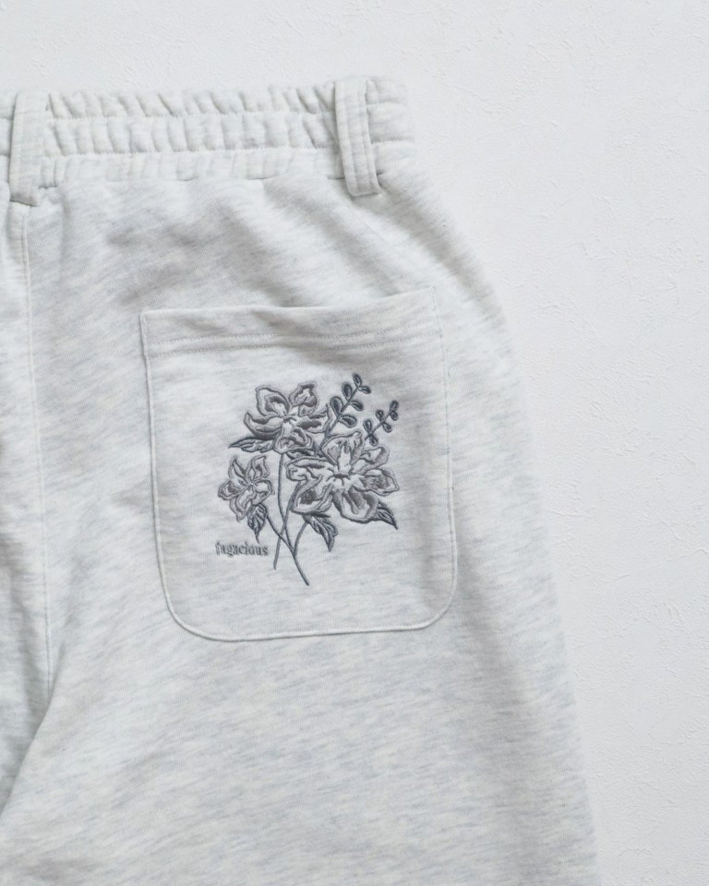 フラワー刺繍スウェットパンツ