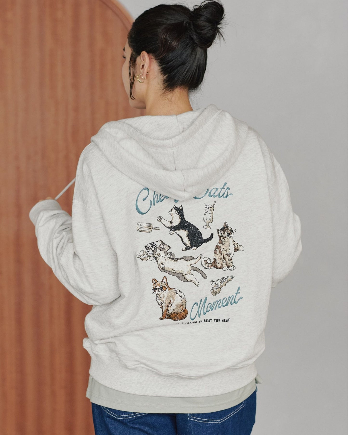 ネコ柄ZIPパーカー