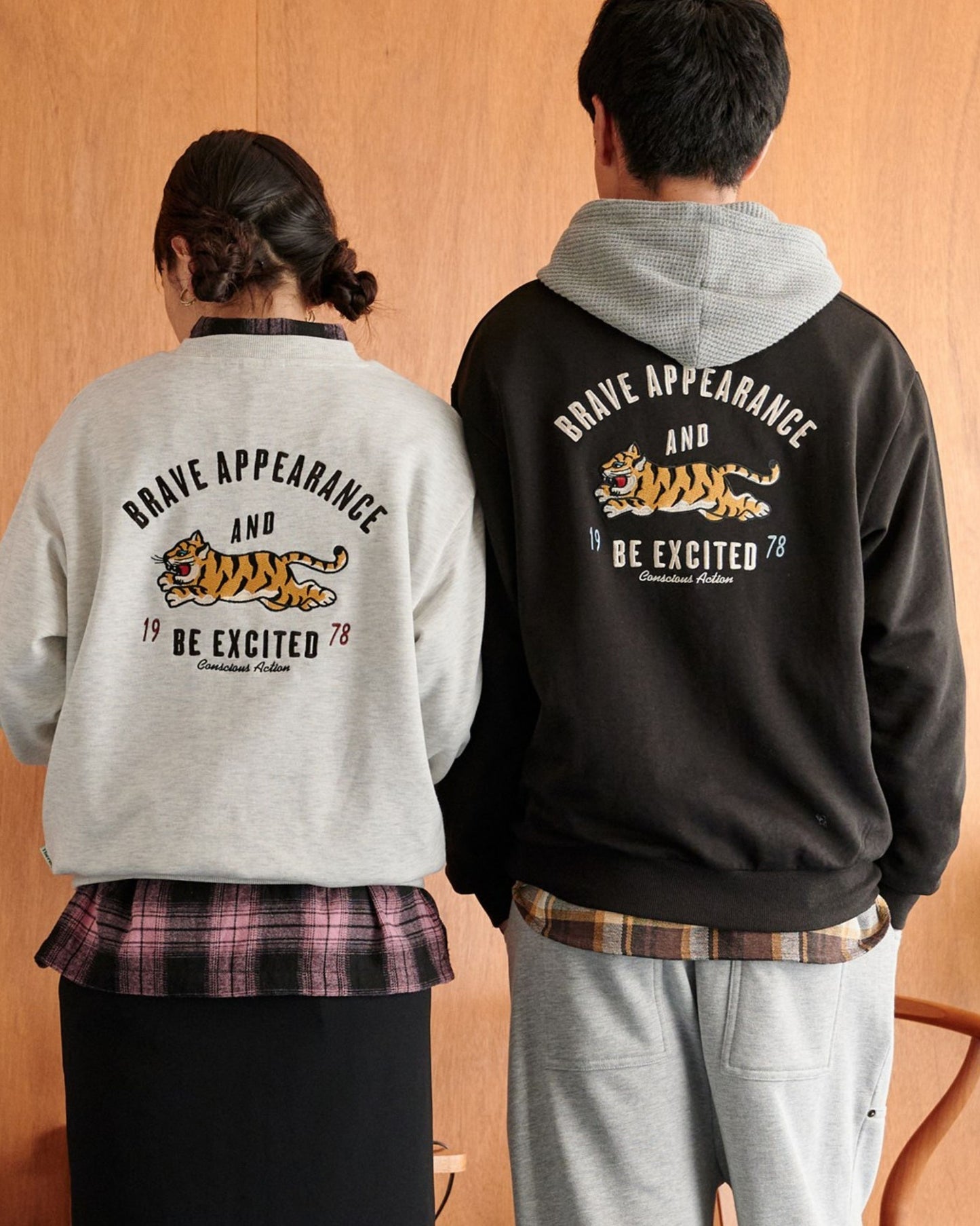アーチロゴトラ刺繍スウェット