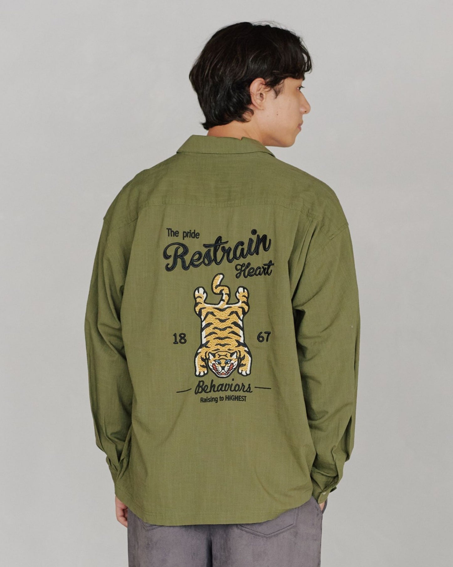 リネンライクシャツ　タイガー柄