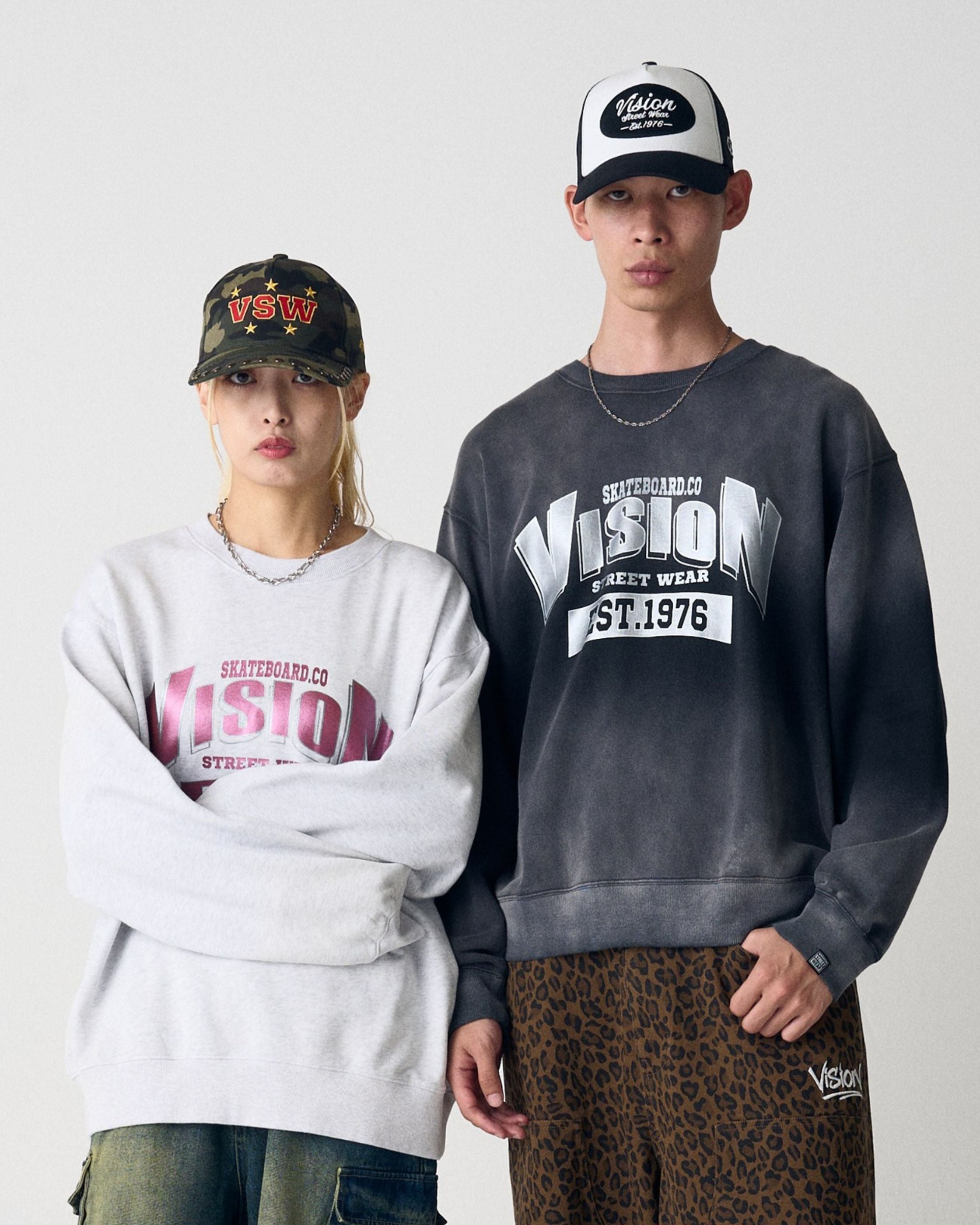 VISION STREET WEAR】Bleach College Sweat / 箔プリントロゴ VISION STREET WEAR】Bleach College Sweat / 箔プリントロゴ