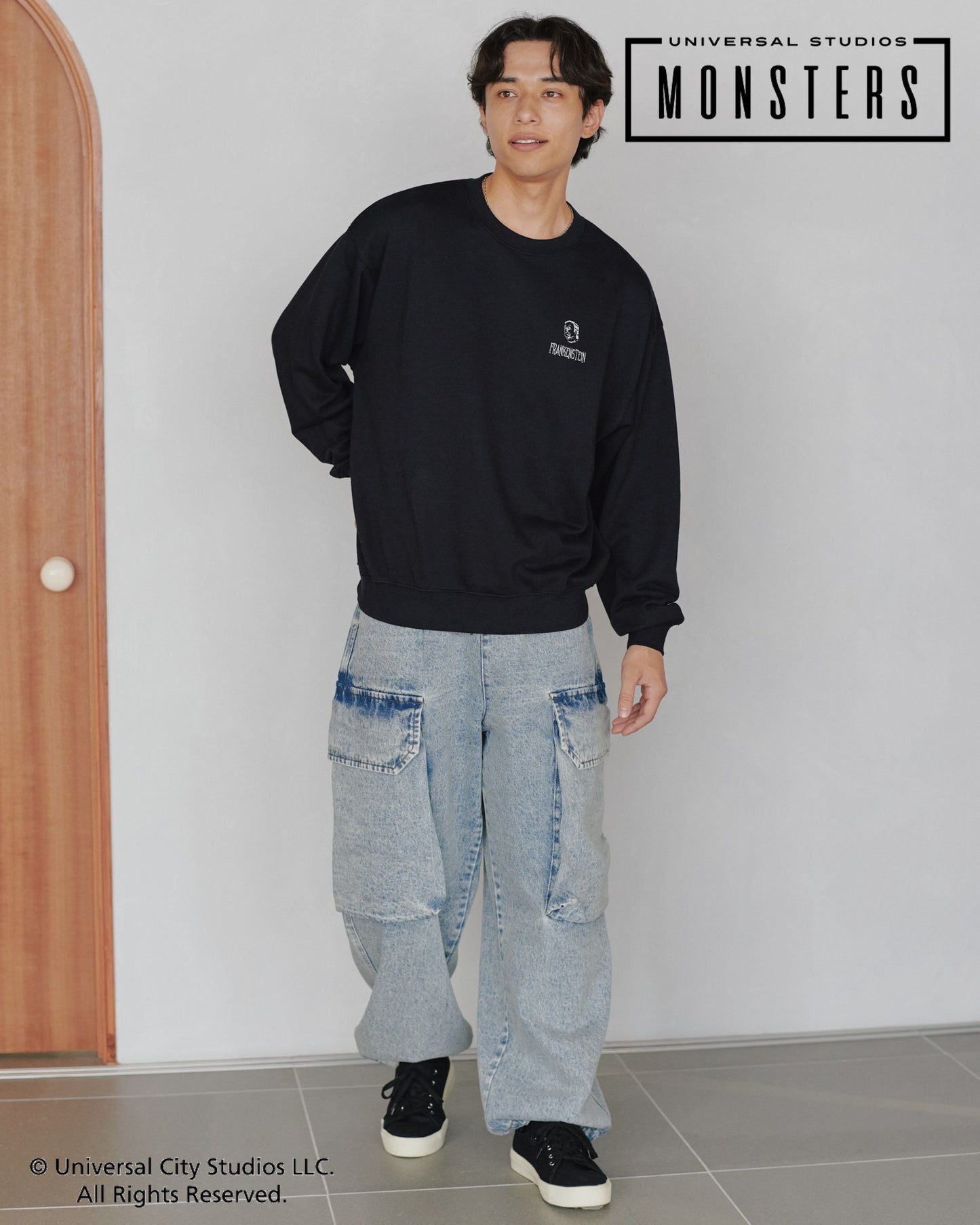 【UNIVERSAL MONSTERS】ポスターイラストスウェット　フランケンシュタイン柄