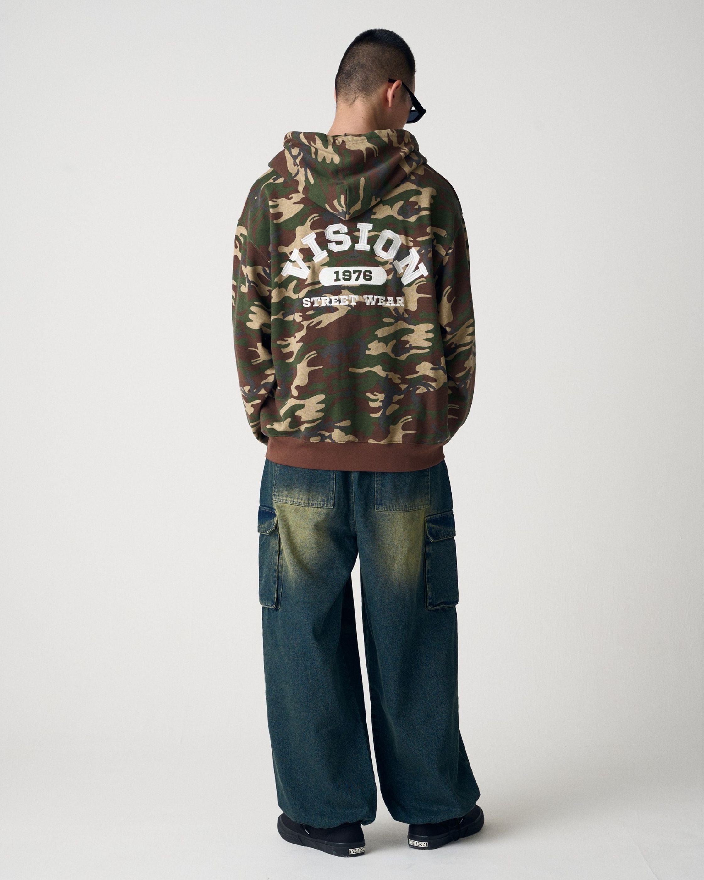 VISION STREET WEAR】College Logo ZIP Hoodie / カレッジ刺繍パーカー