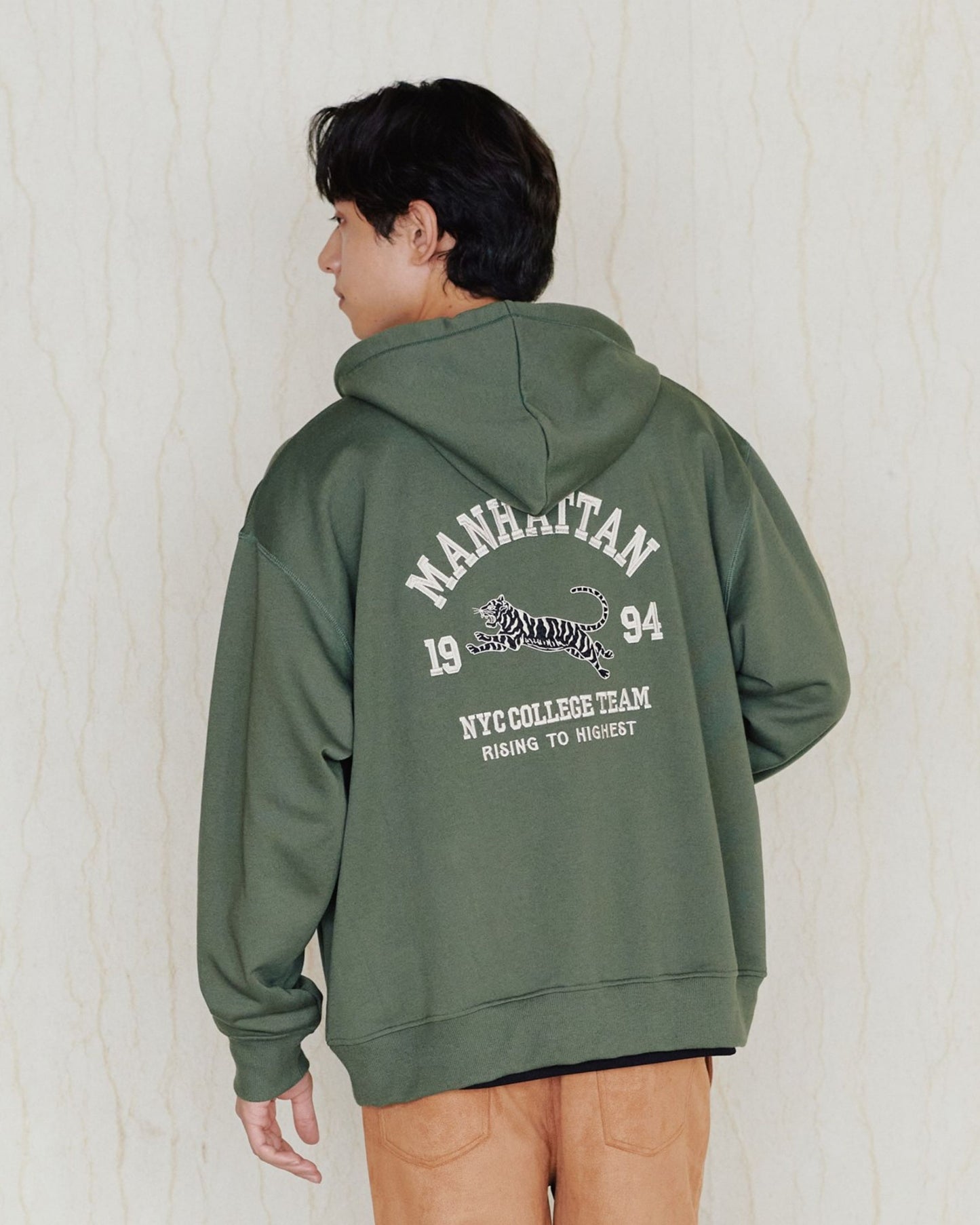 タイガーロゴZIPパーカー