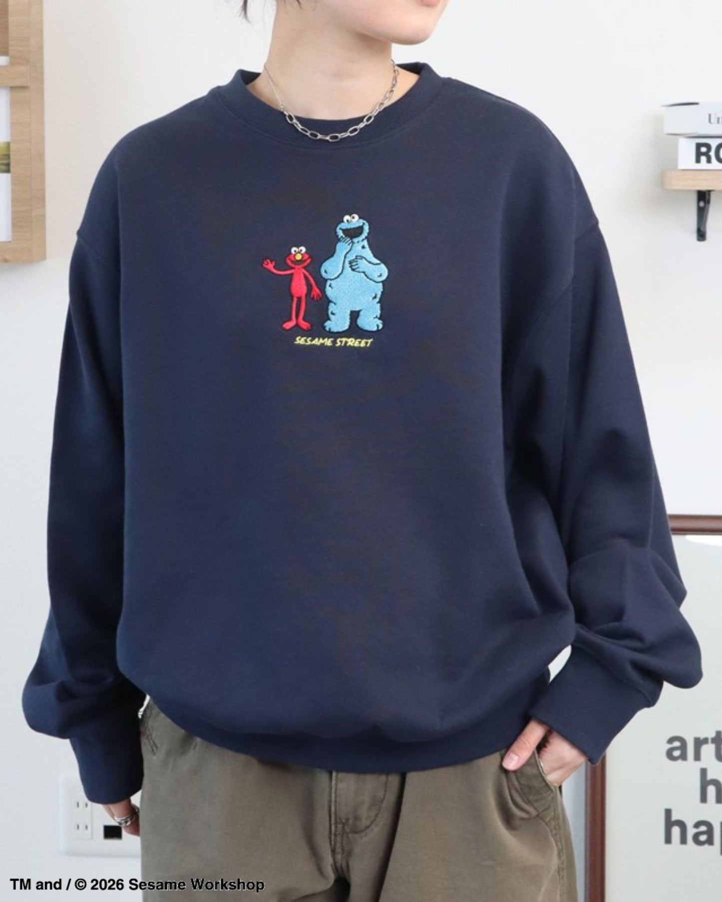 【セサミストリート】フロント刺繍スウェット