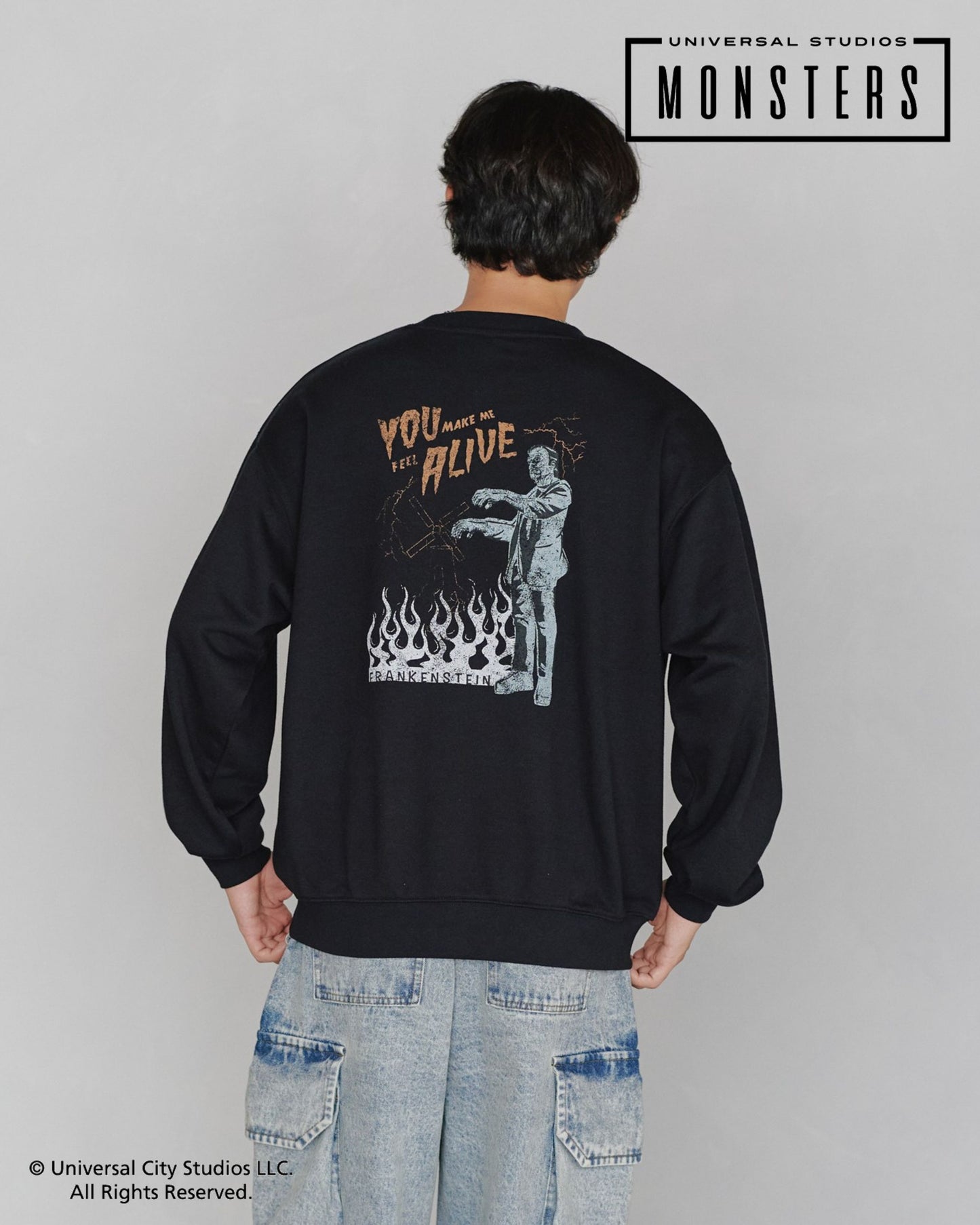 【UNIVERSAL MONSTERS】ポスターイラストスウェット　フランケンシュタイン柄