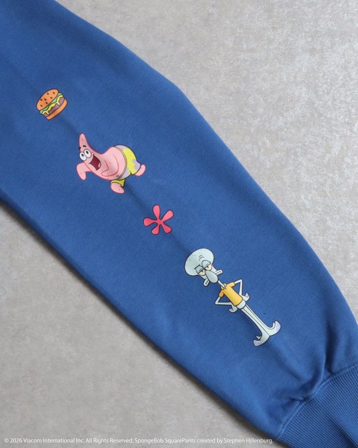【スポンジ・ボブ】サガラ刺繍　袖プリントスウェット