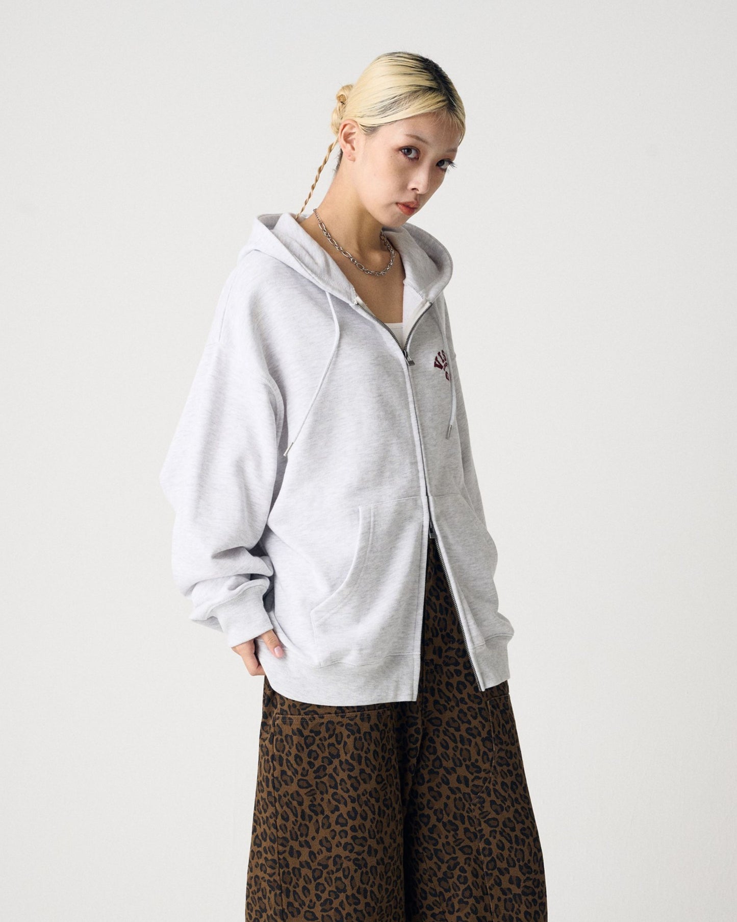 College Logo ZIP Hoodie / カレッジ刺繍パーカー