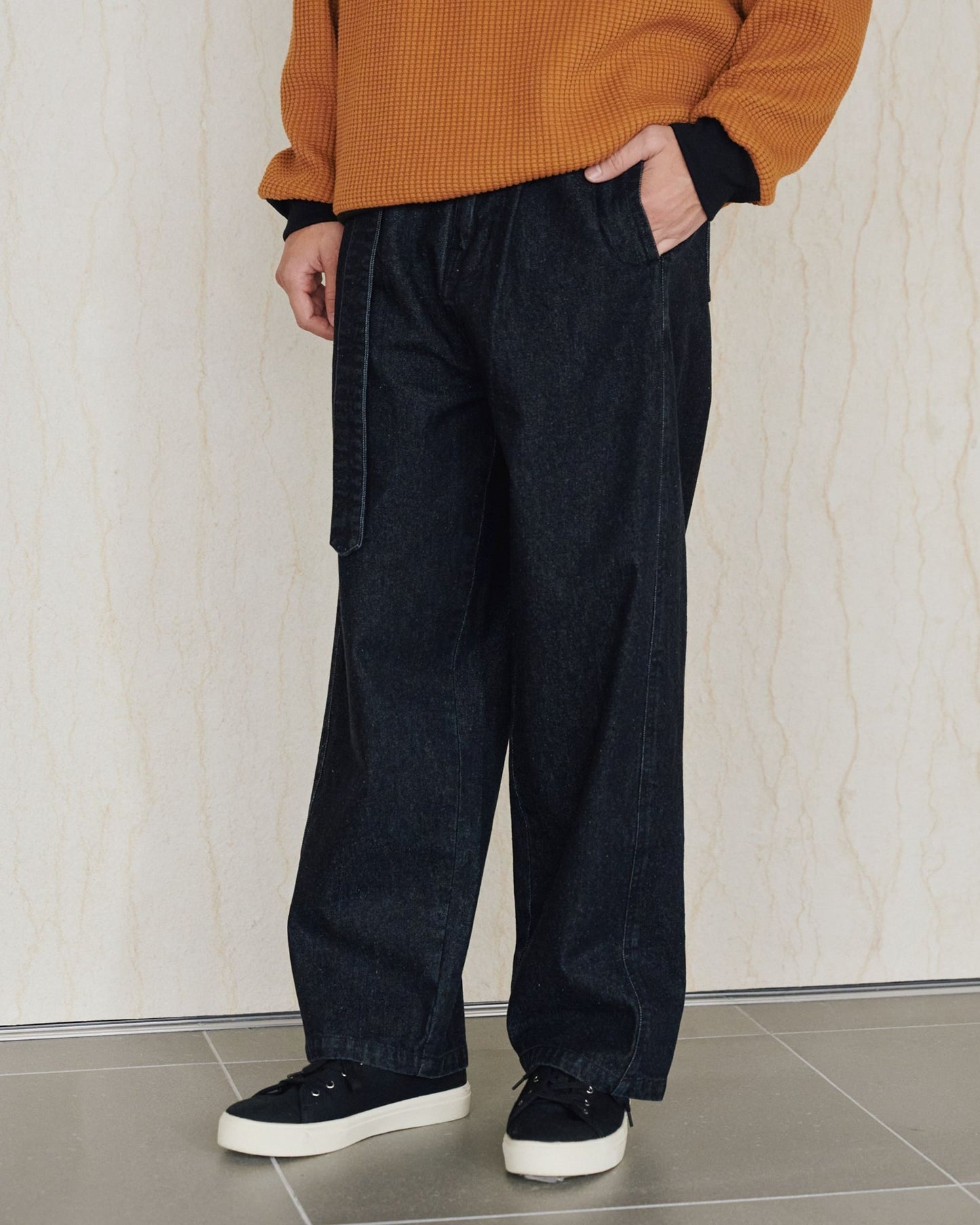 ベルト付きワイドデニムパンツ