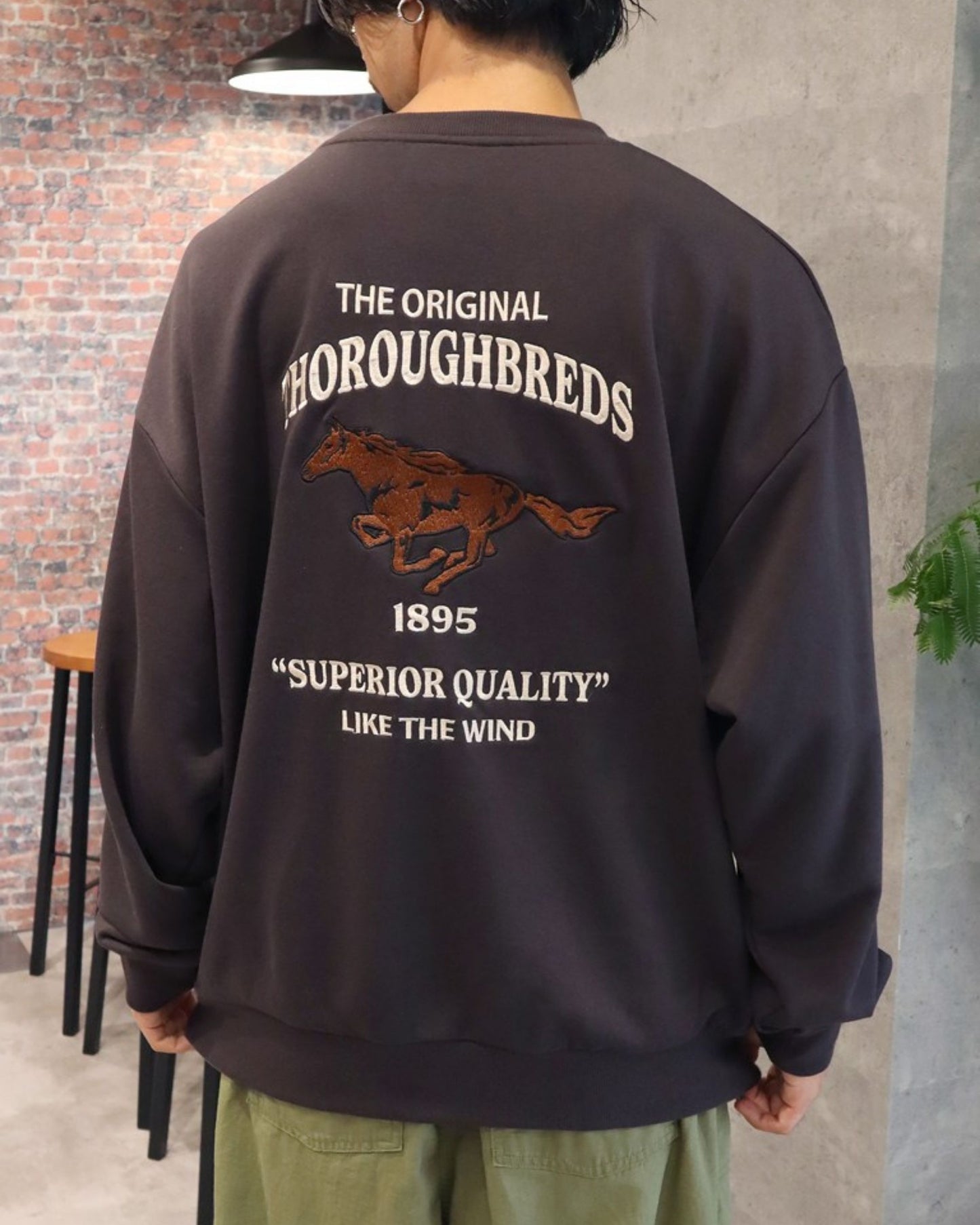 馬刺繍ロゴスウェット