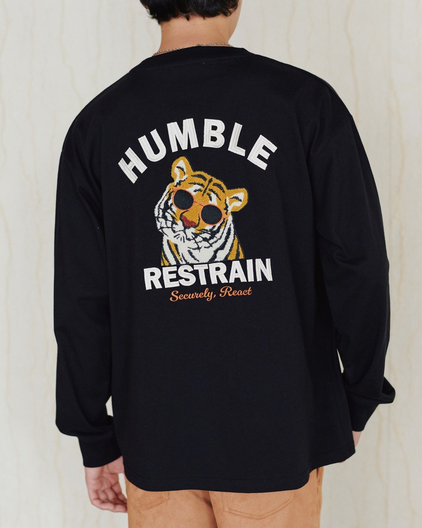 タイガー刺繍ロンT