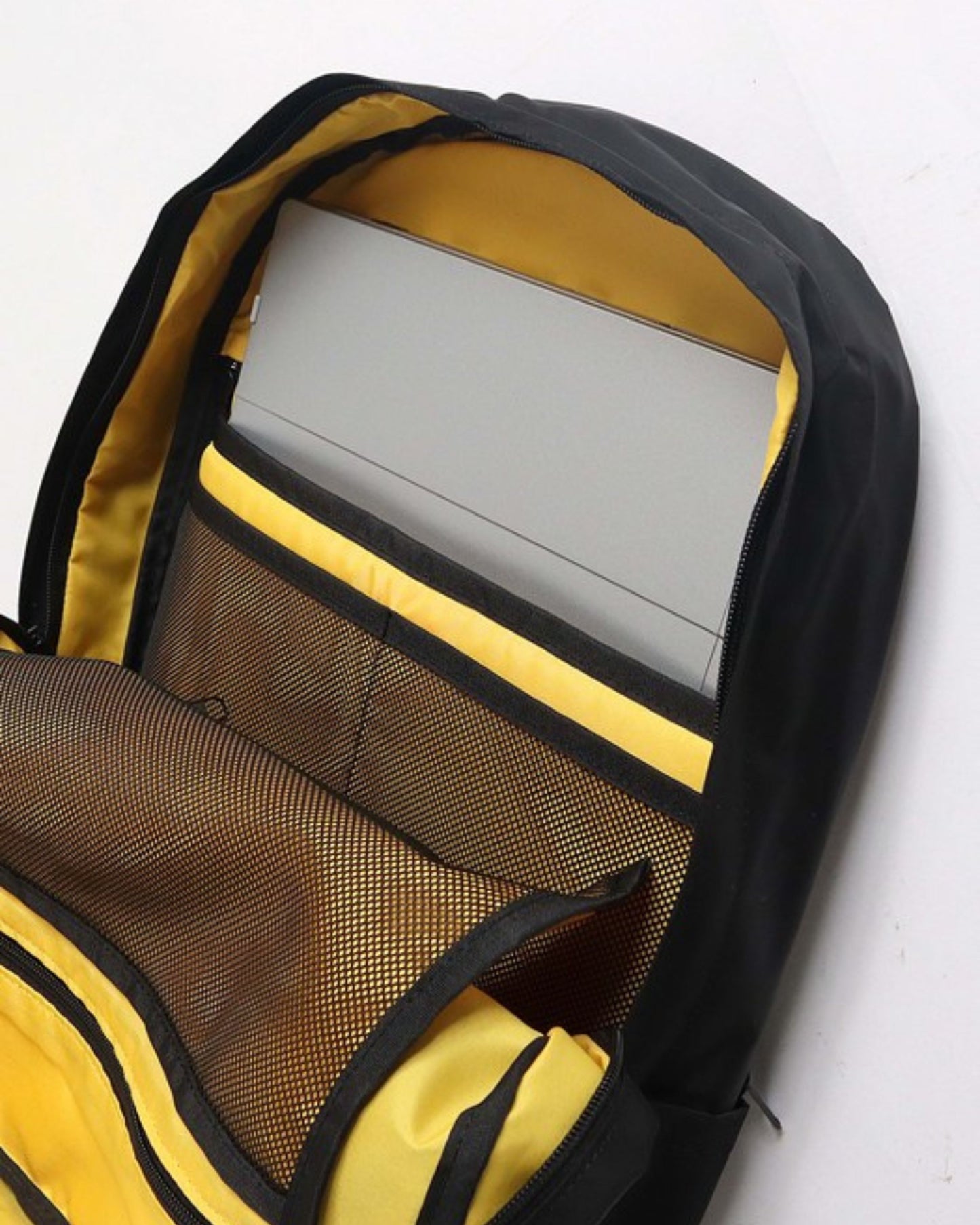 【Healthknit PRODUCT】11ポケット　バイカラーリュック【はっ水・軽量】