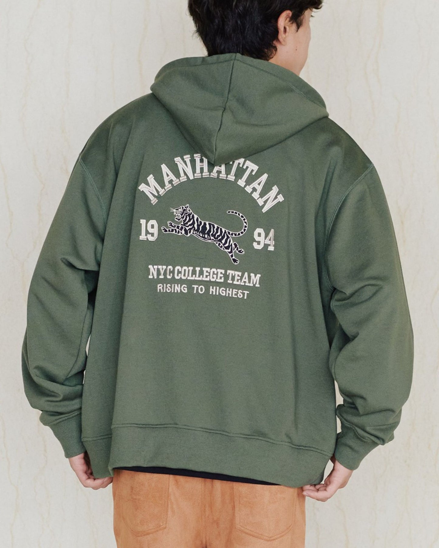 タイガーロゴZIPパーカー