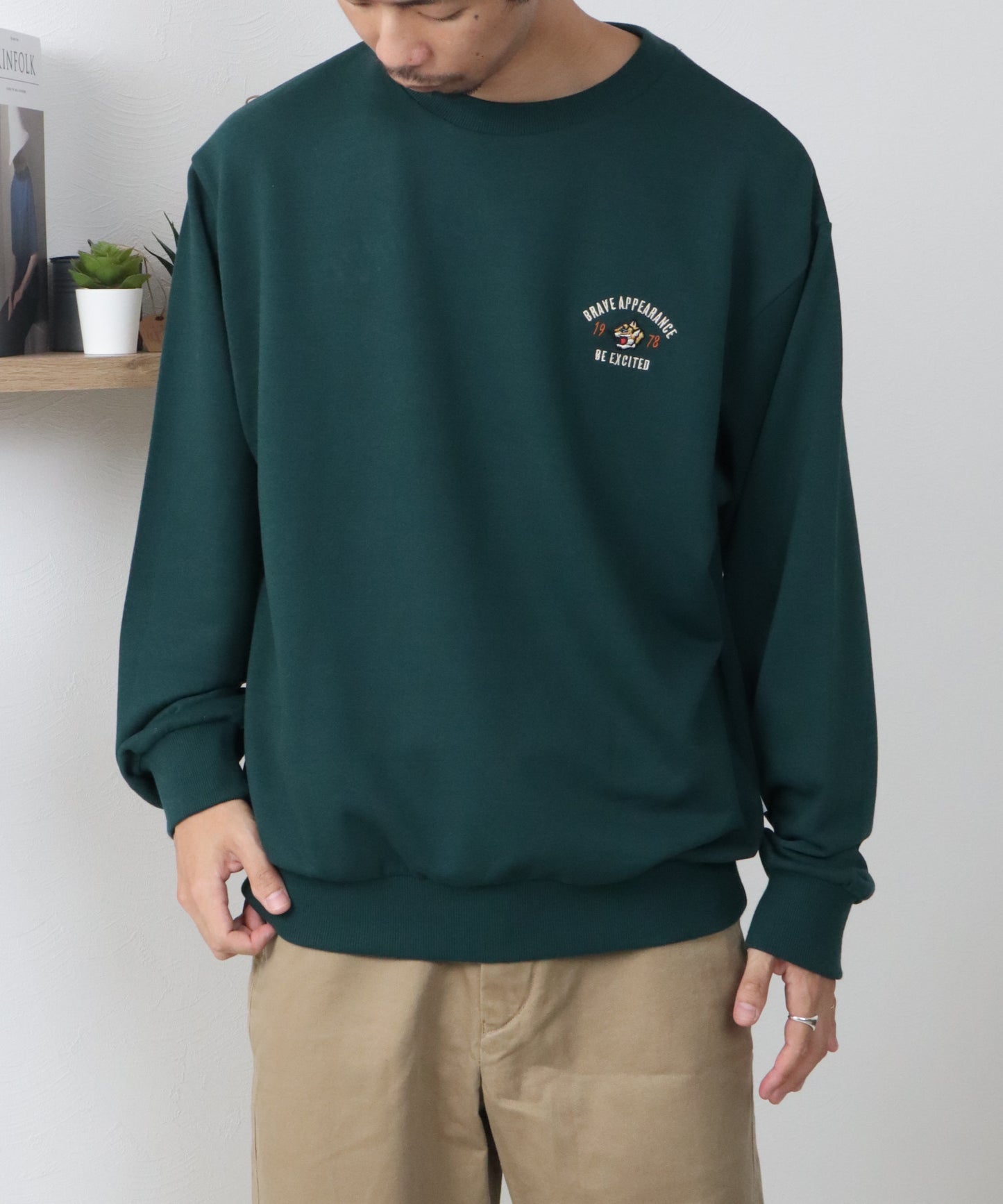 アーチロゴトラ刺繍スウェット
