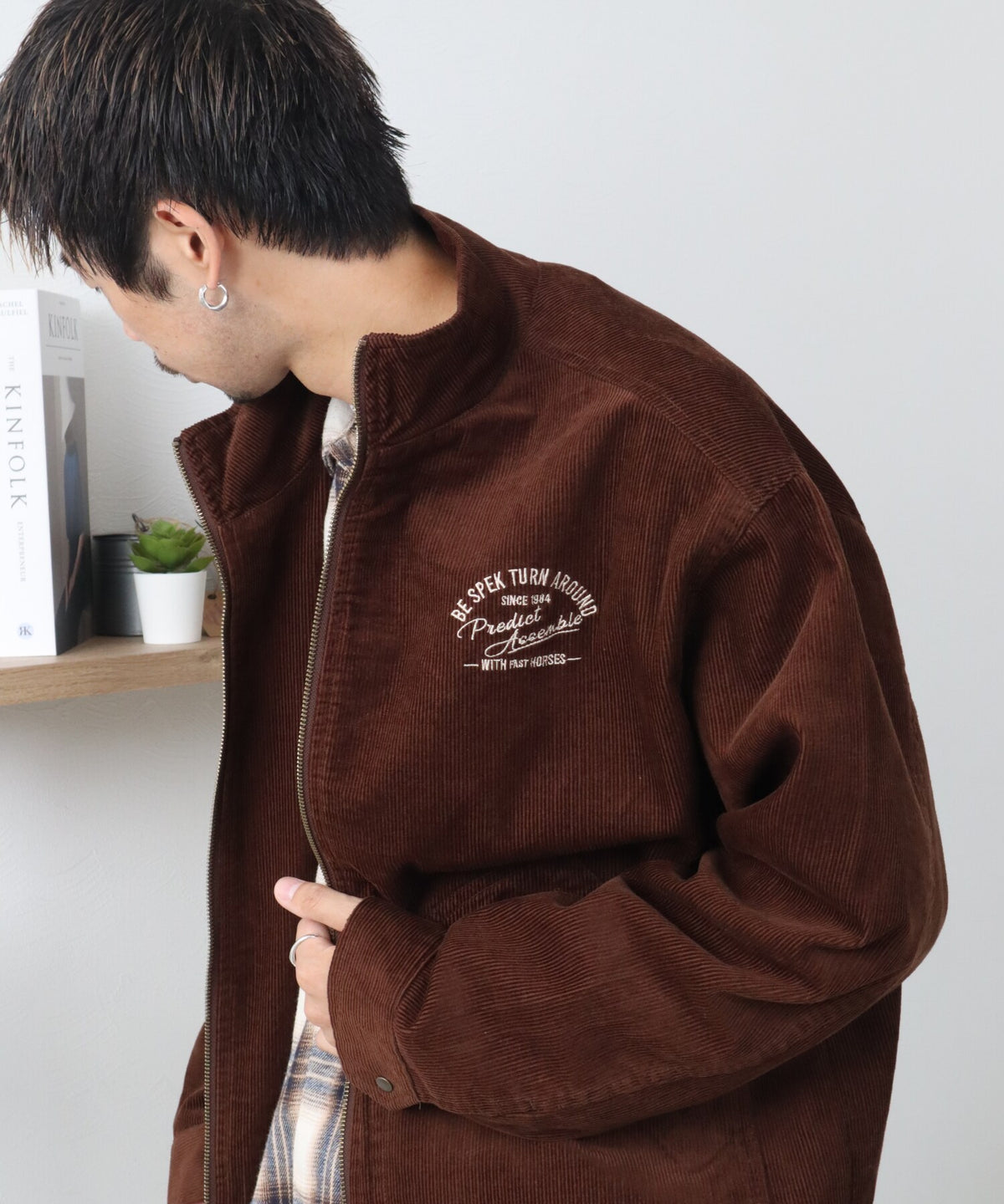 コーデュロイ刺繍スタンドジャケット