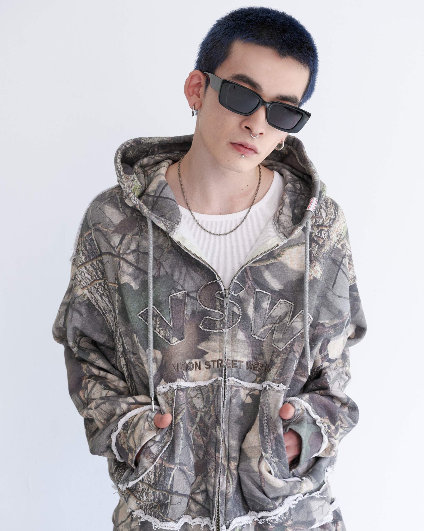 Pigment logo hoodie / ピグメントZIPパーカー
