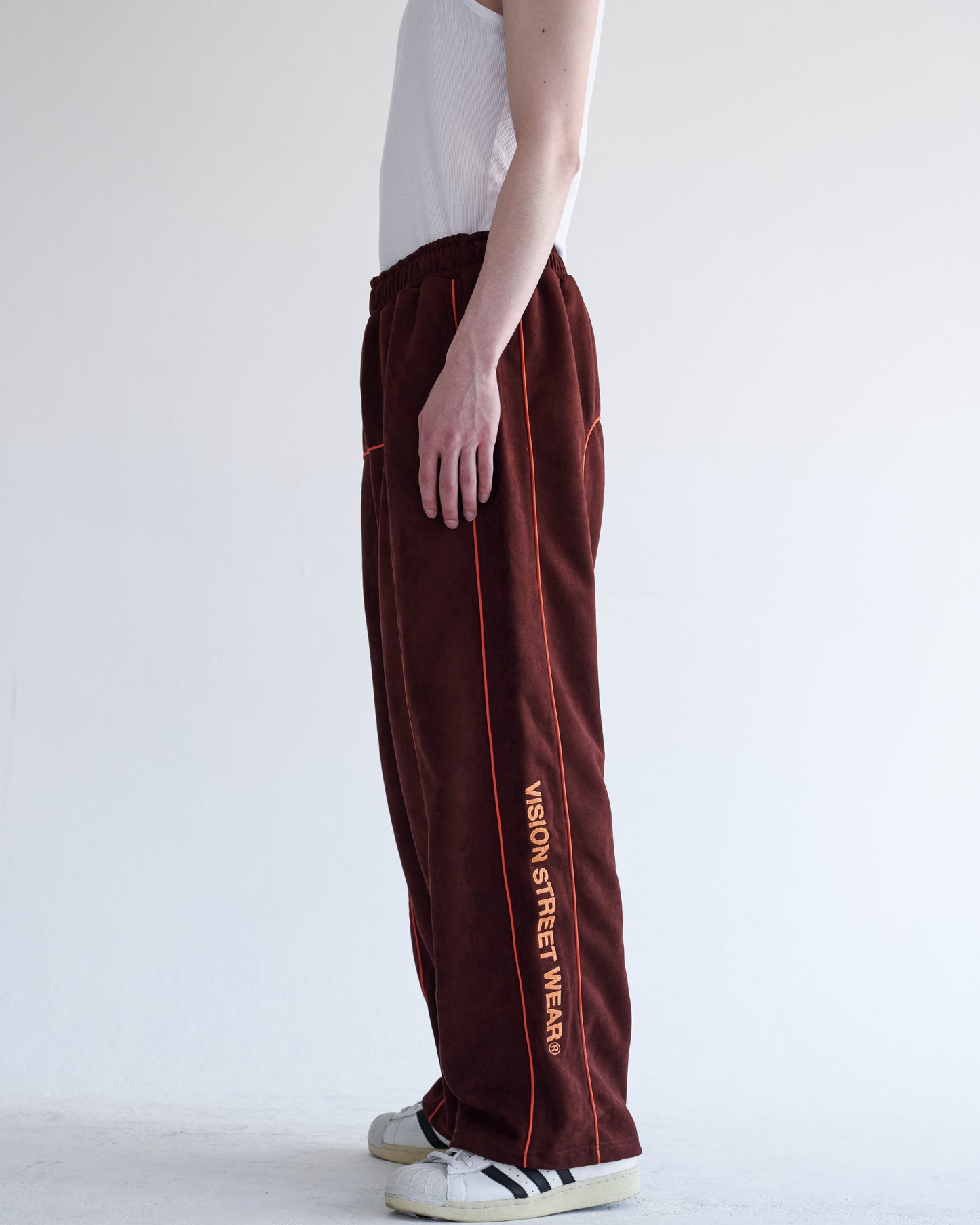 Fake suede piping pants / フェイクスエードパイピングパンツ