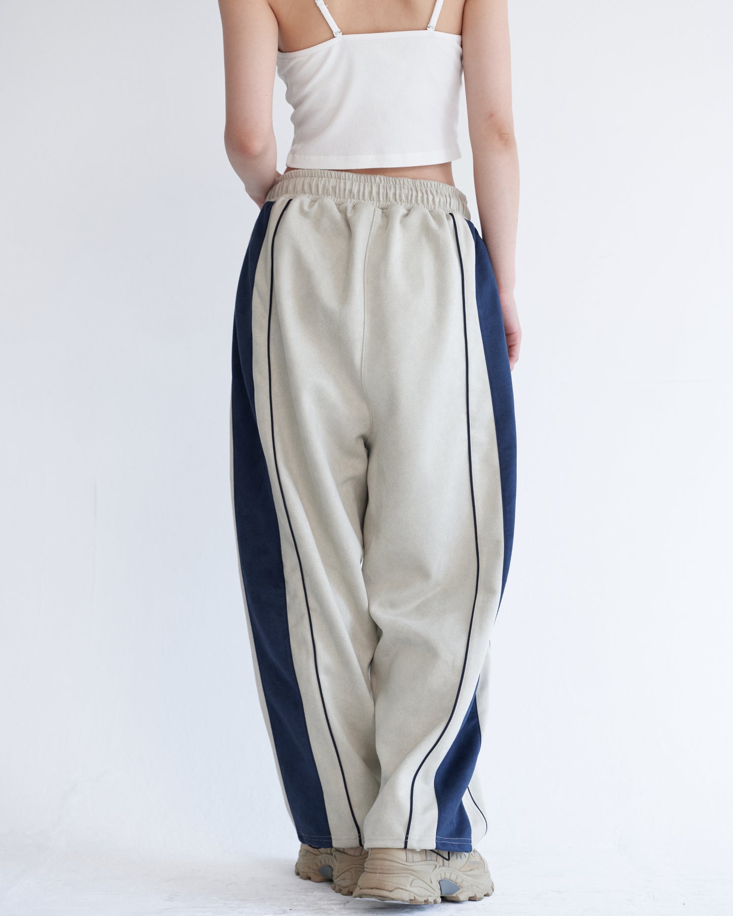 Fake suede track pants / フェイクスエードトラックパンツ