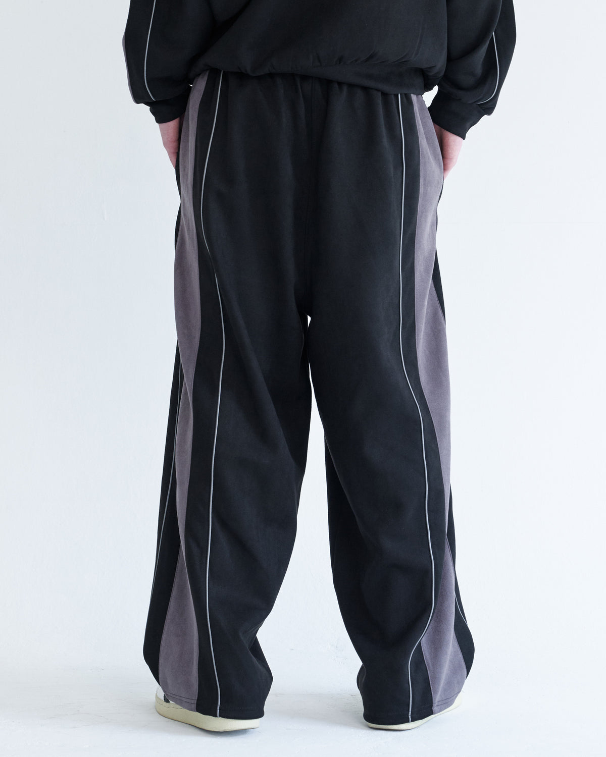 Fake suede track pants / フェイクスエードトラックパンツ