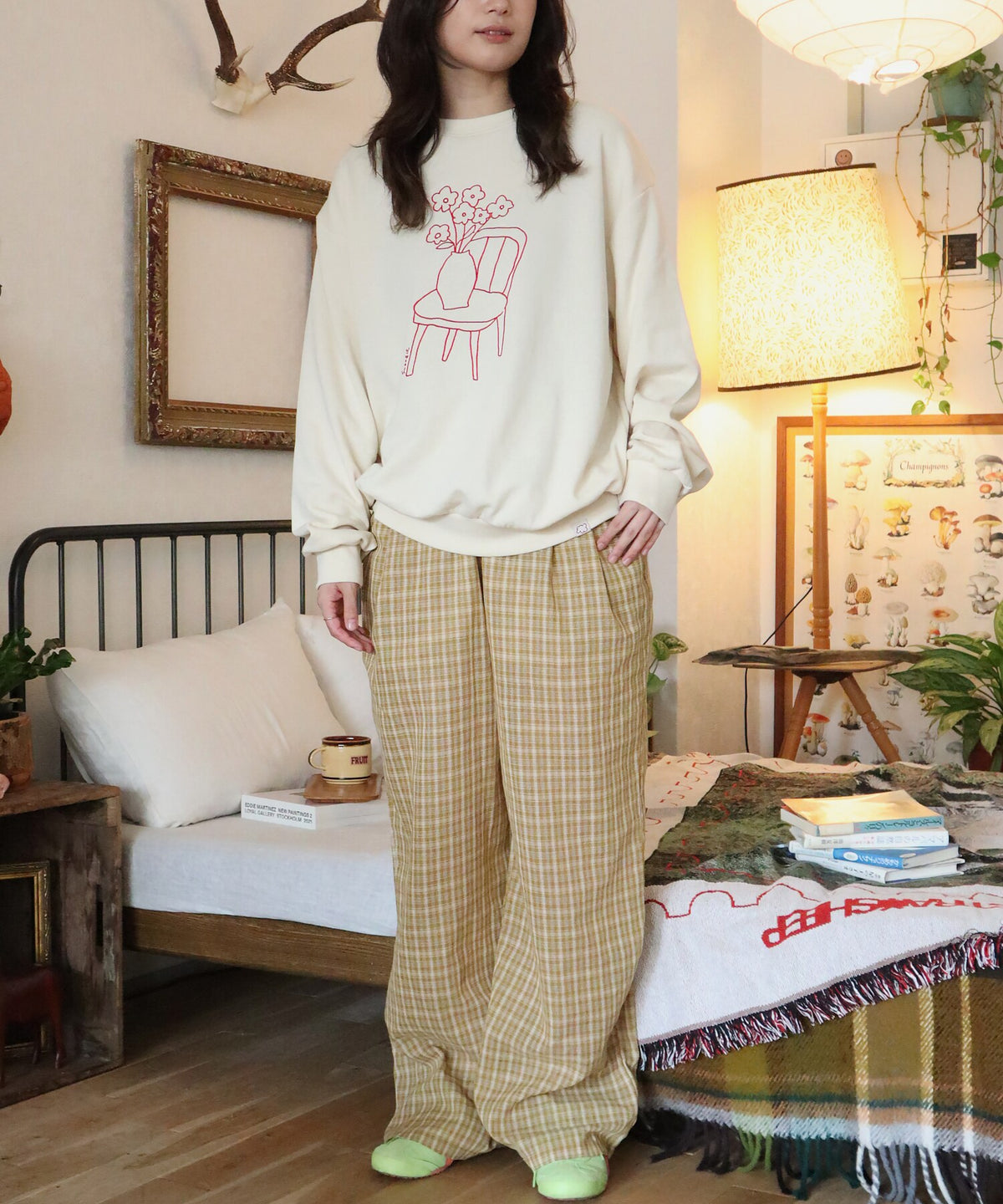 フラワー刺繍スウェット