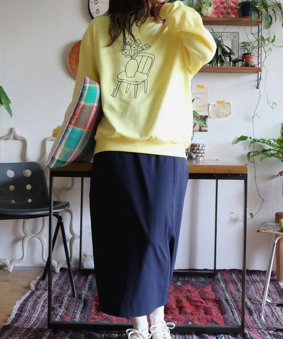 フラワー刺繍スウェット