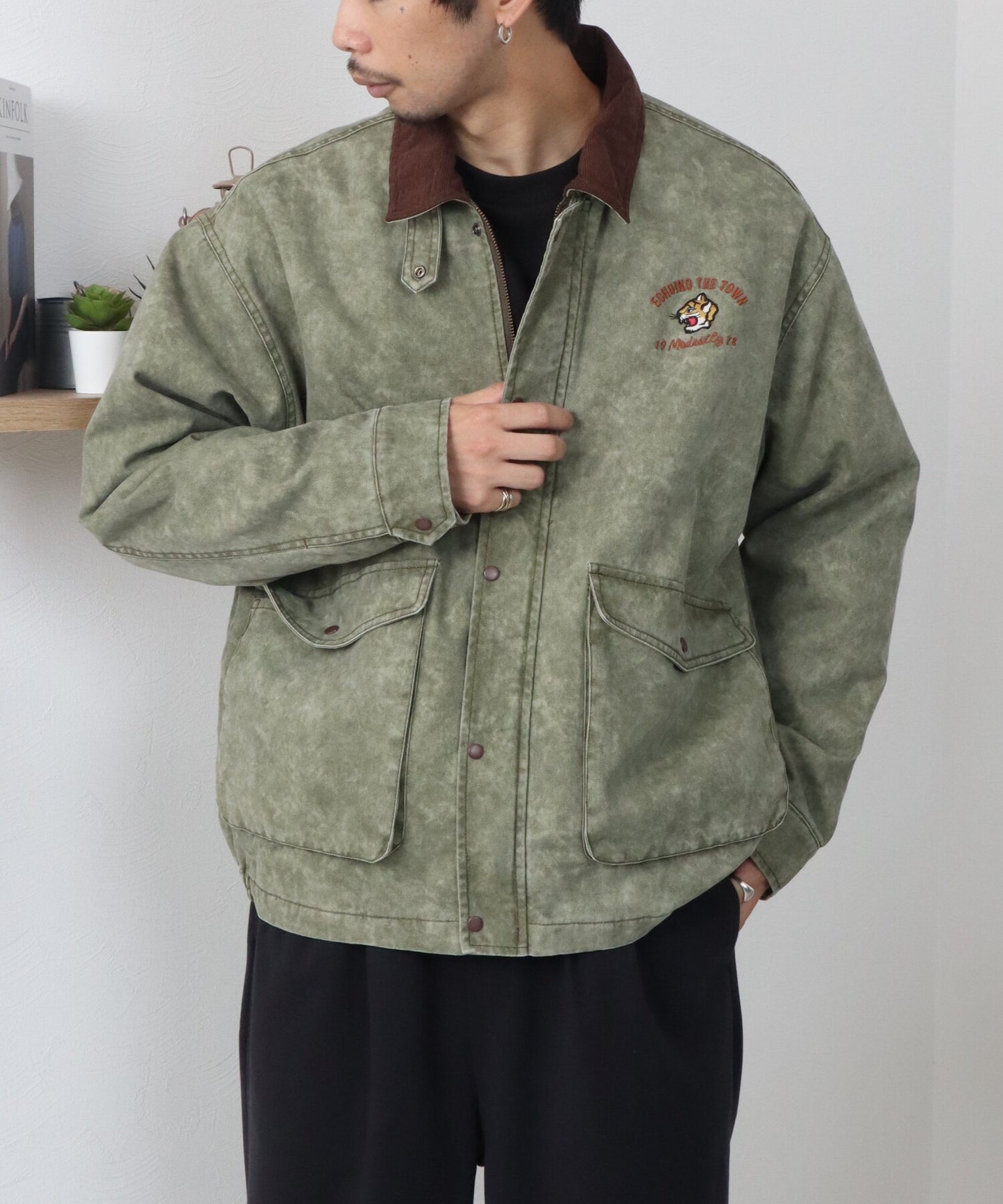 タイガー刺繍ムラツイル中綿ジャケット