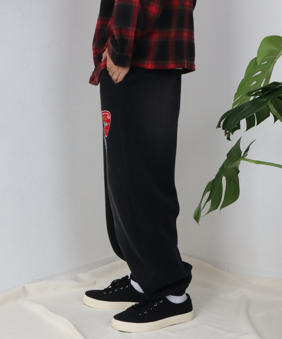 【裏起毛】ワッペン刺繍スウェットパンツ
