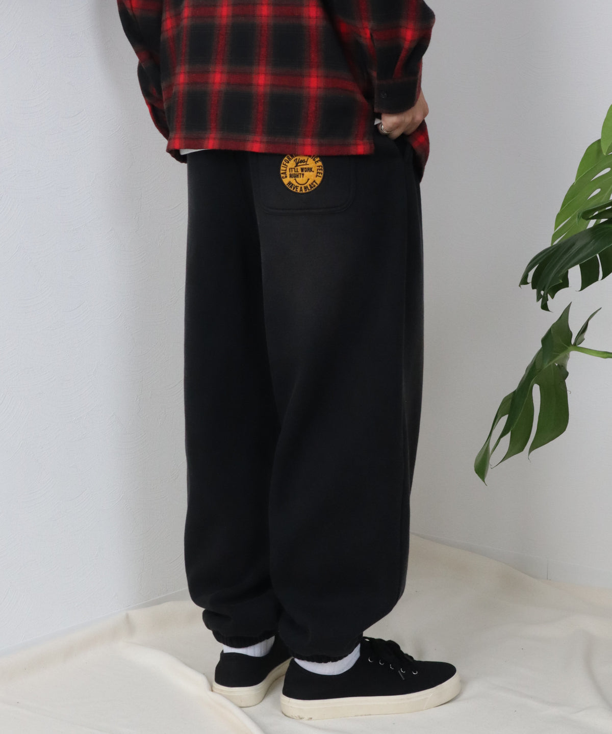 【裏起毛】ワッペン刺繍スウェットパンツ