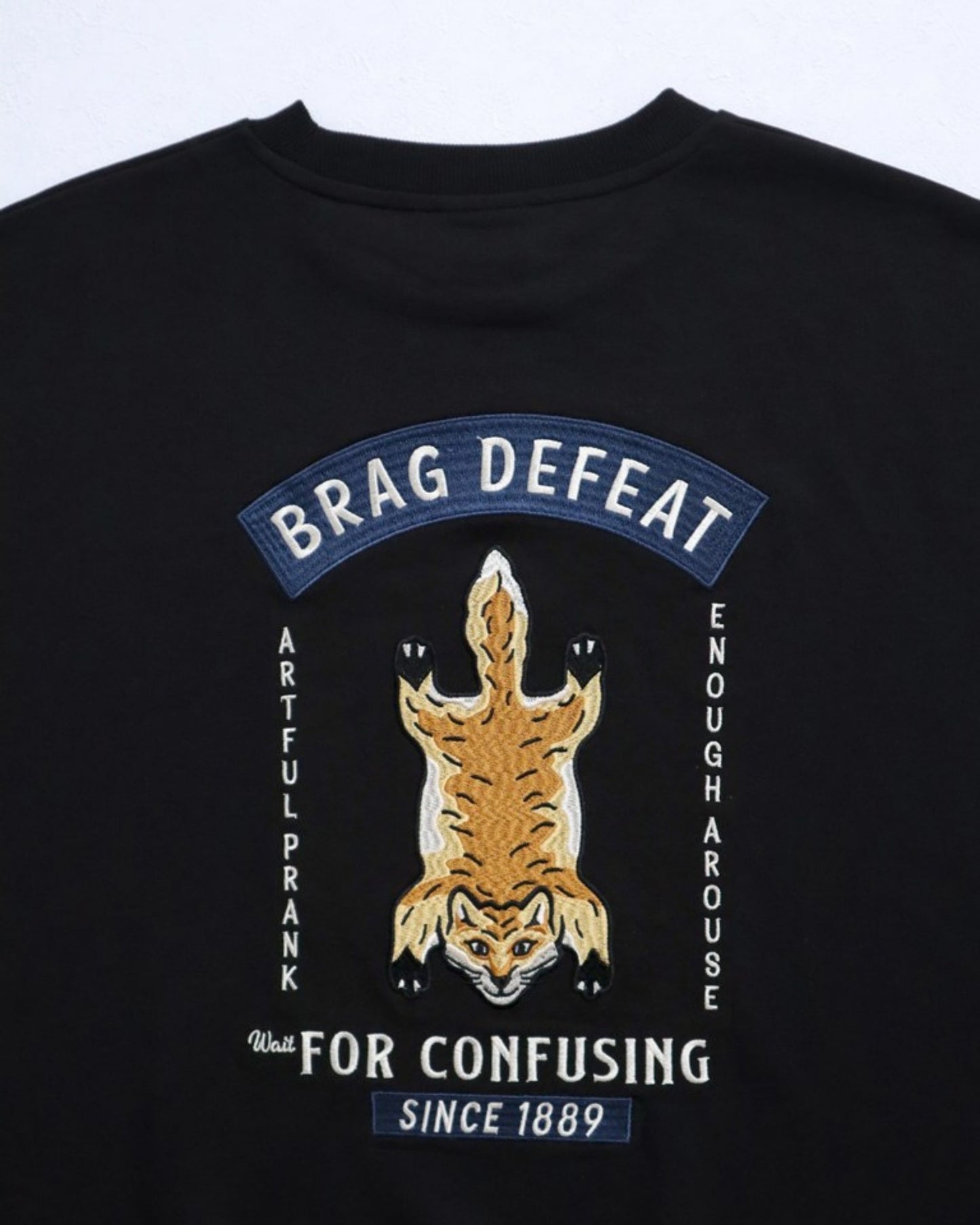 チベタンラグスウェット　キツネ柄