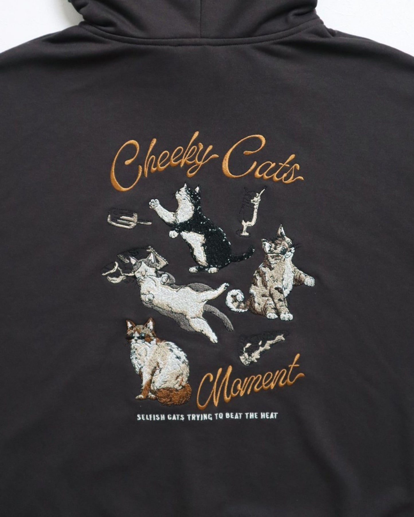 ネコ柄ZIPパーカー