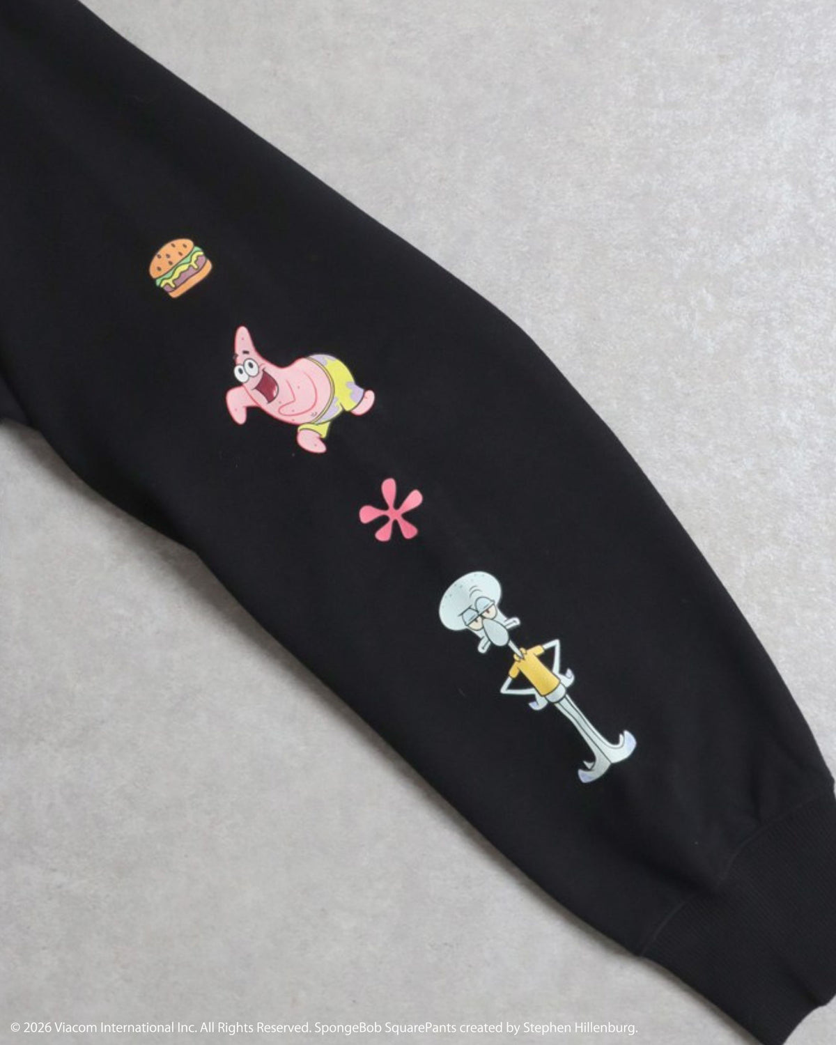 【スポンジ・ボブ】サガラ刺繍　袖プリントスウェット