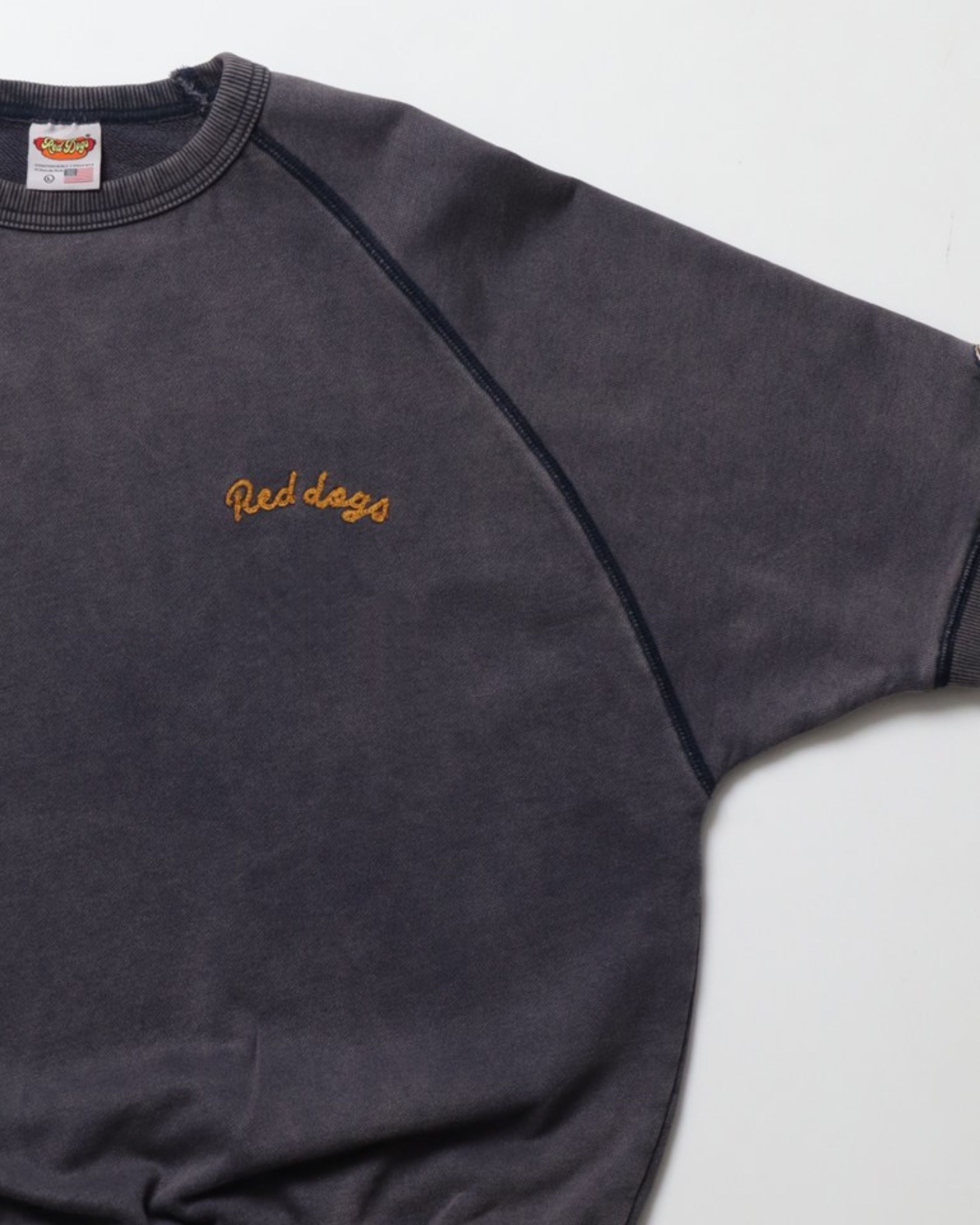 【RedDogs】チェーン刺繍スウェットTシャツ