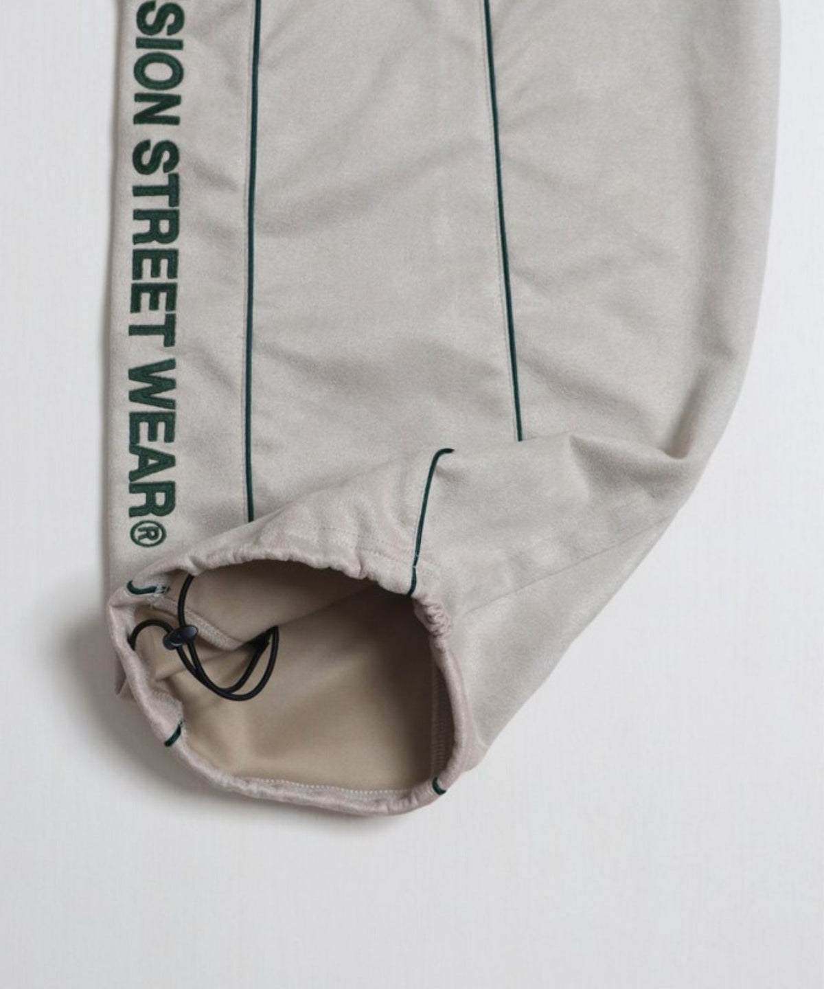 Fake suede piping pants / フェイクスエードパイピングパンツ